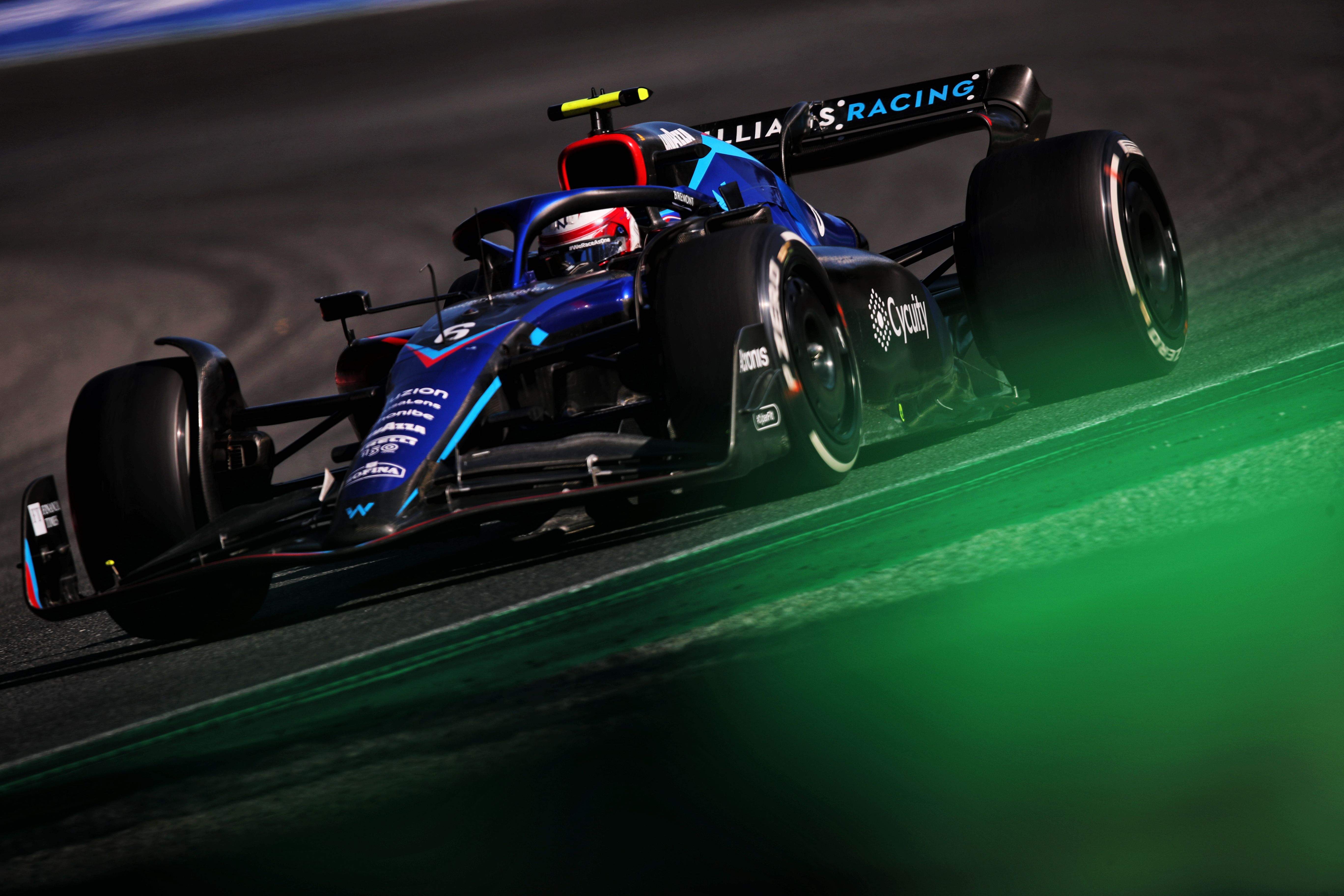 Nicky races in green flag conditions