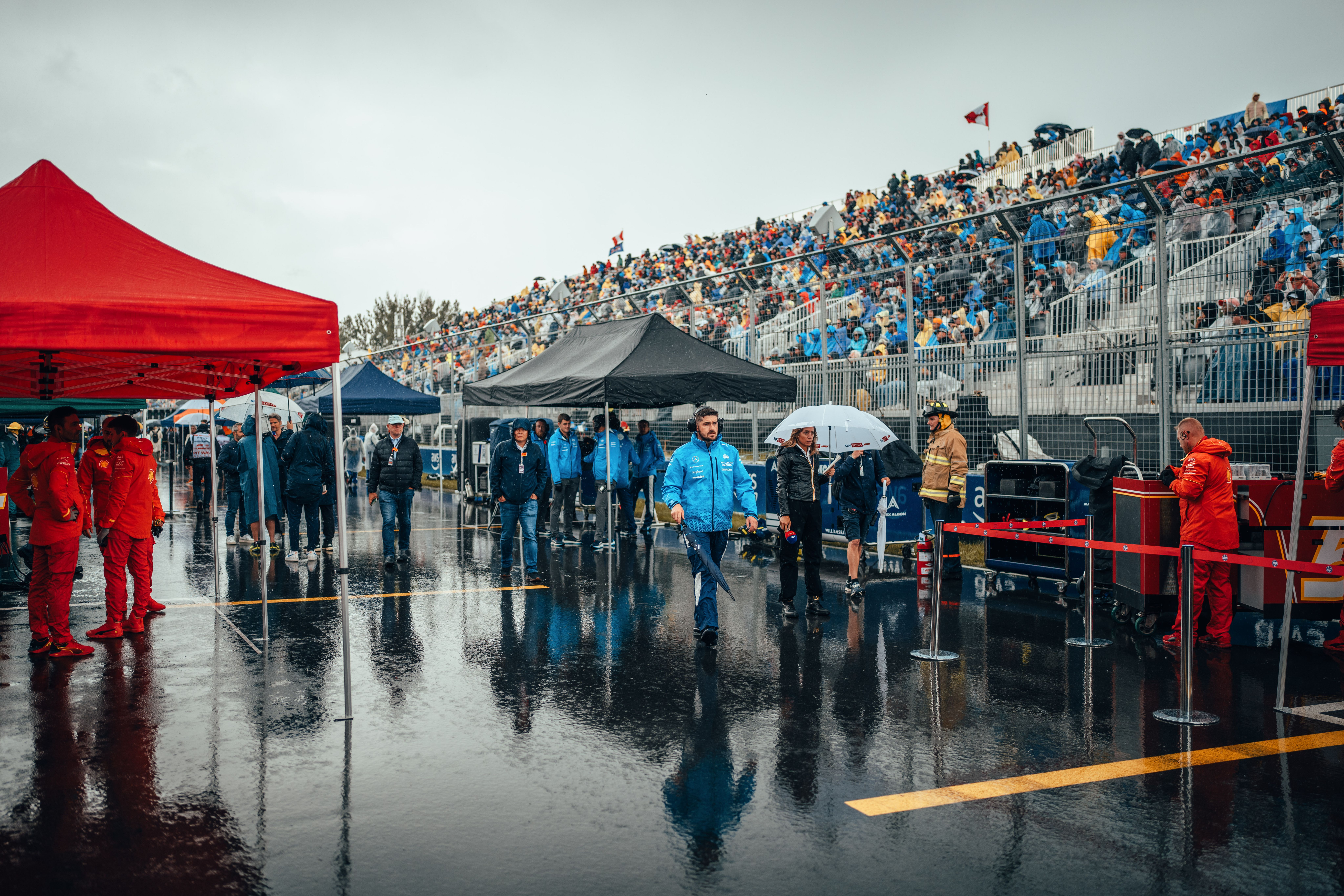 The rain was coming down as the start approached