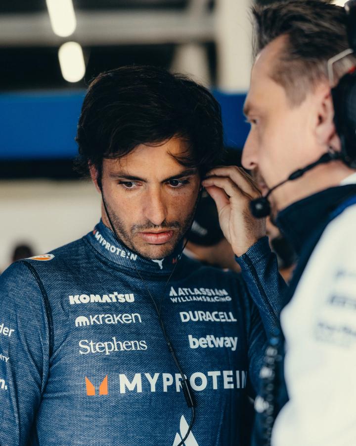 Carlos Sainz with his race engineer, Gaetan Jego