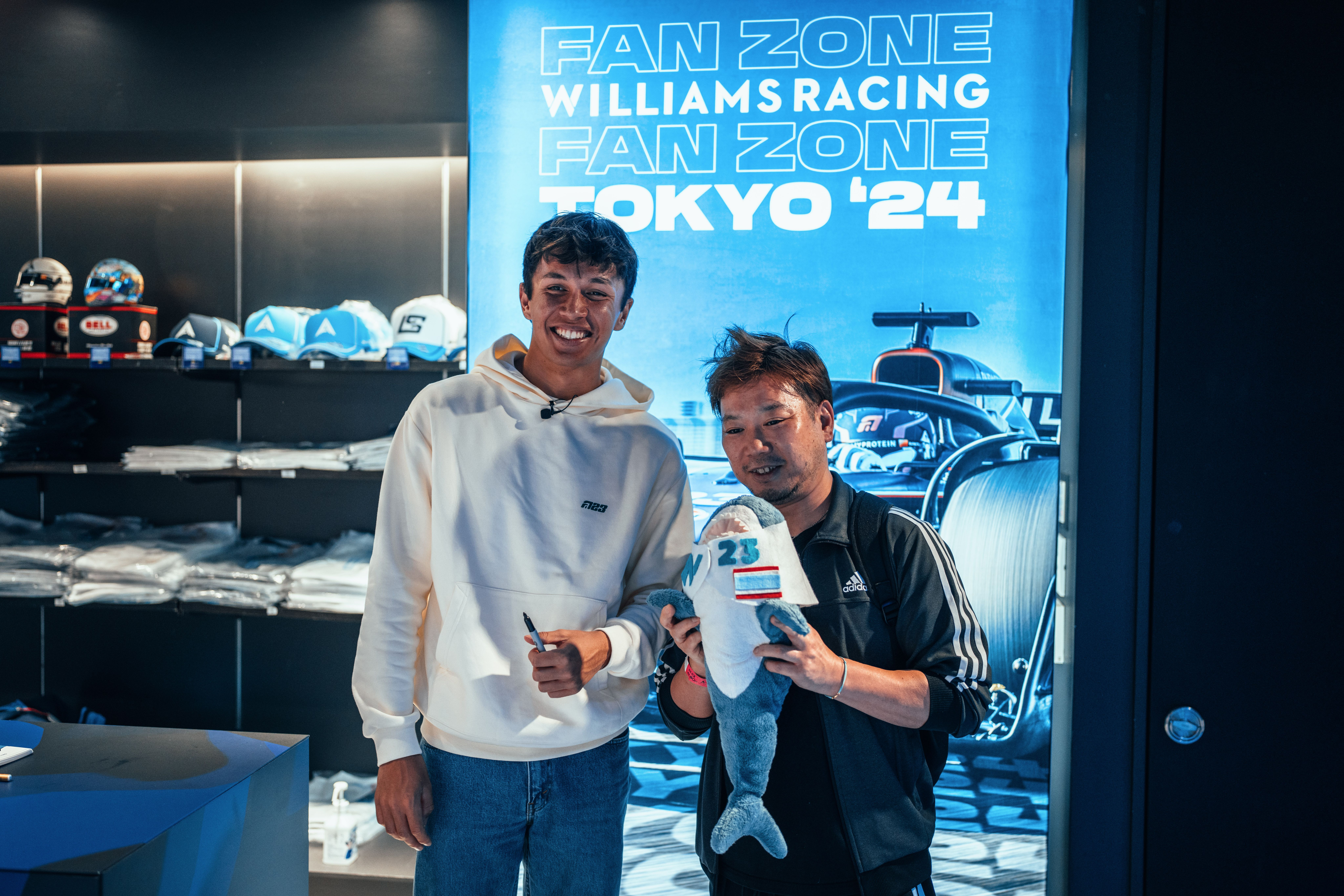 Albon shark (do do do do do).