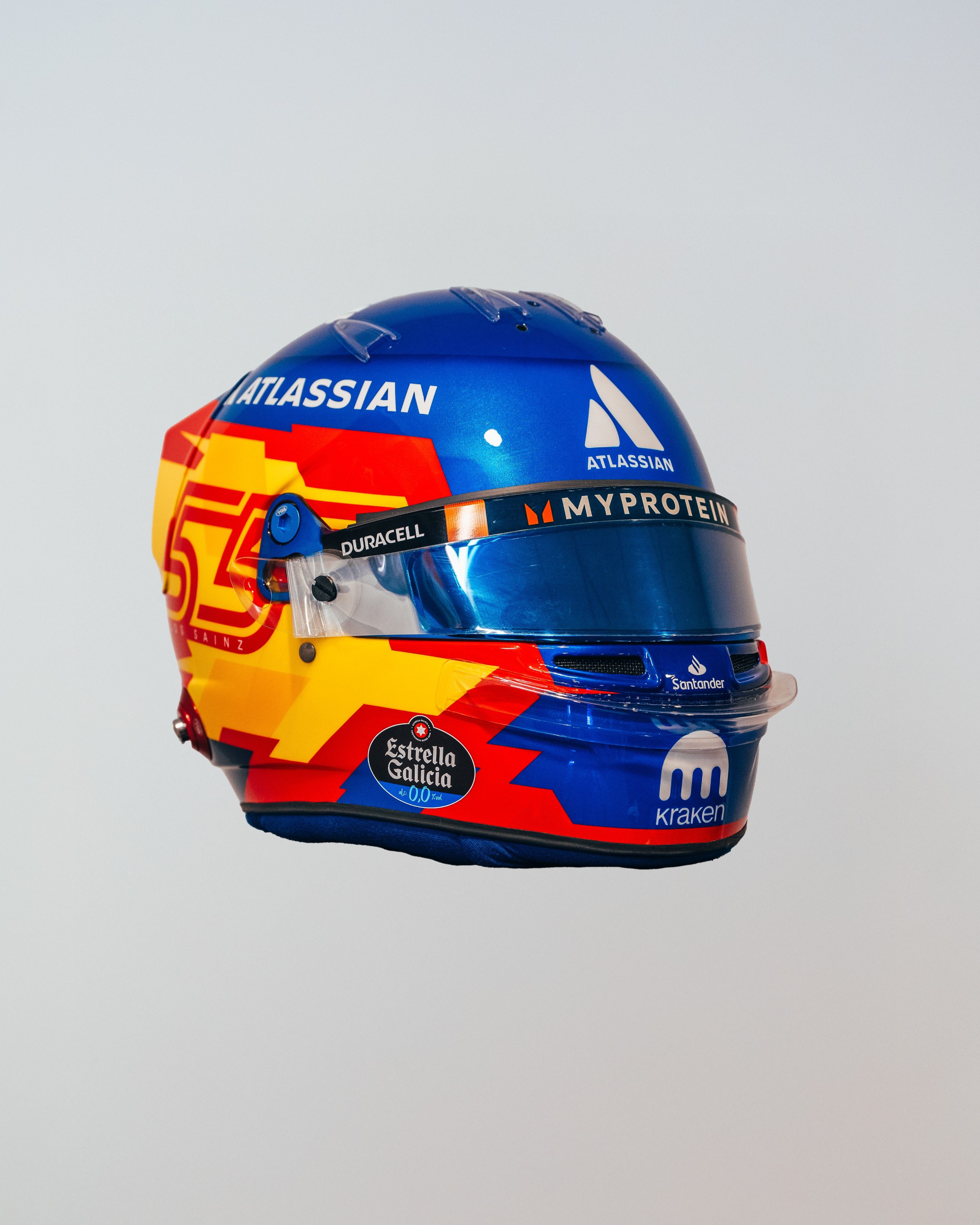 IN PHOTOS Carlos Sainz S 2025 Helmet Atlassian Williams Racing 0cd154ebca4bbc7b7bde2caf9301d0ae4e028f2a 3271x4088