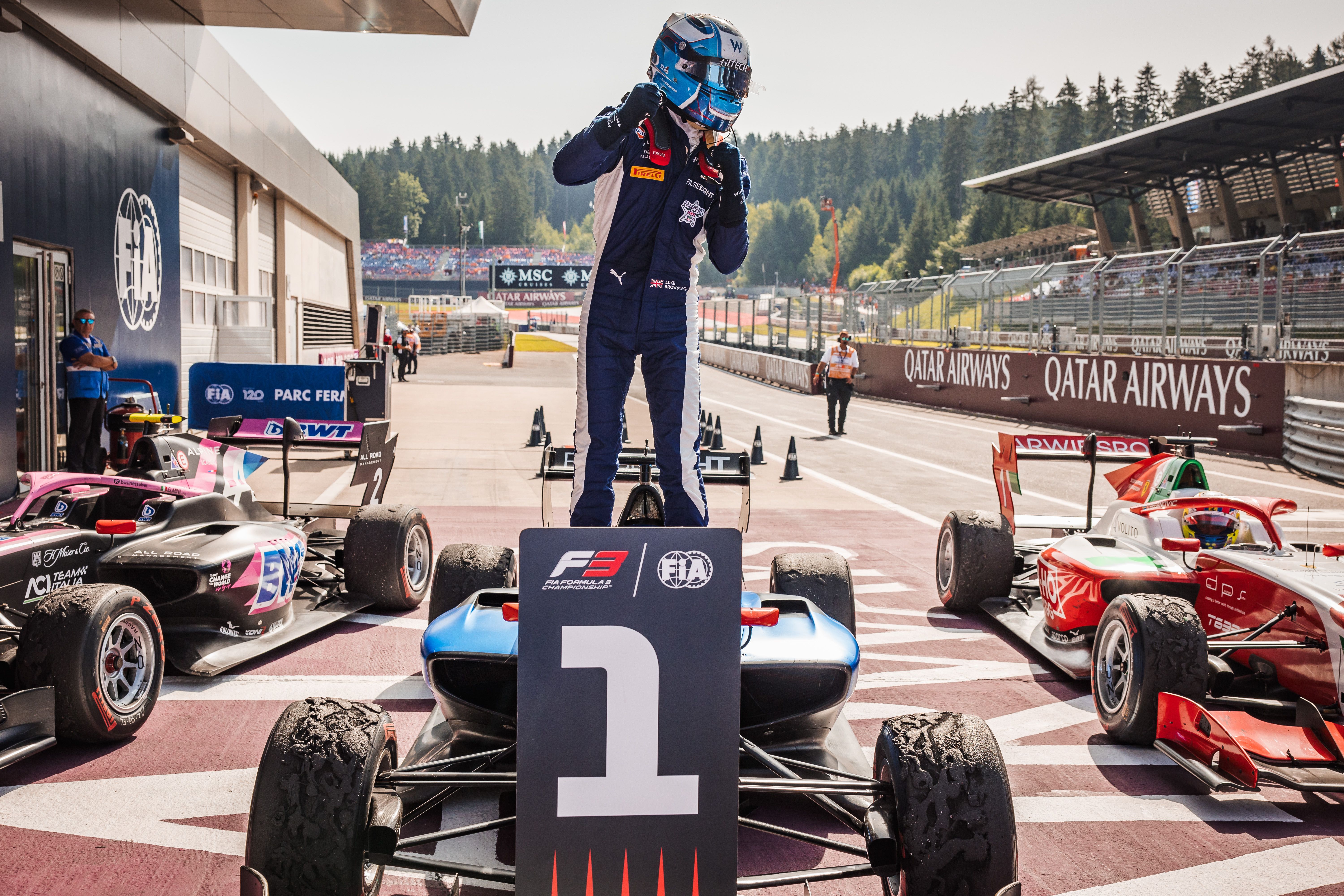 Starting our Sunday celebrating a W!