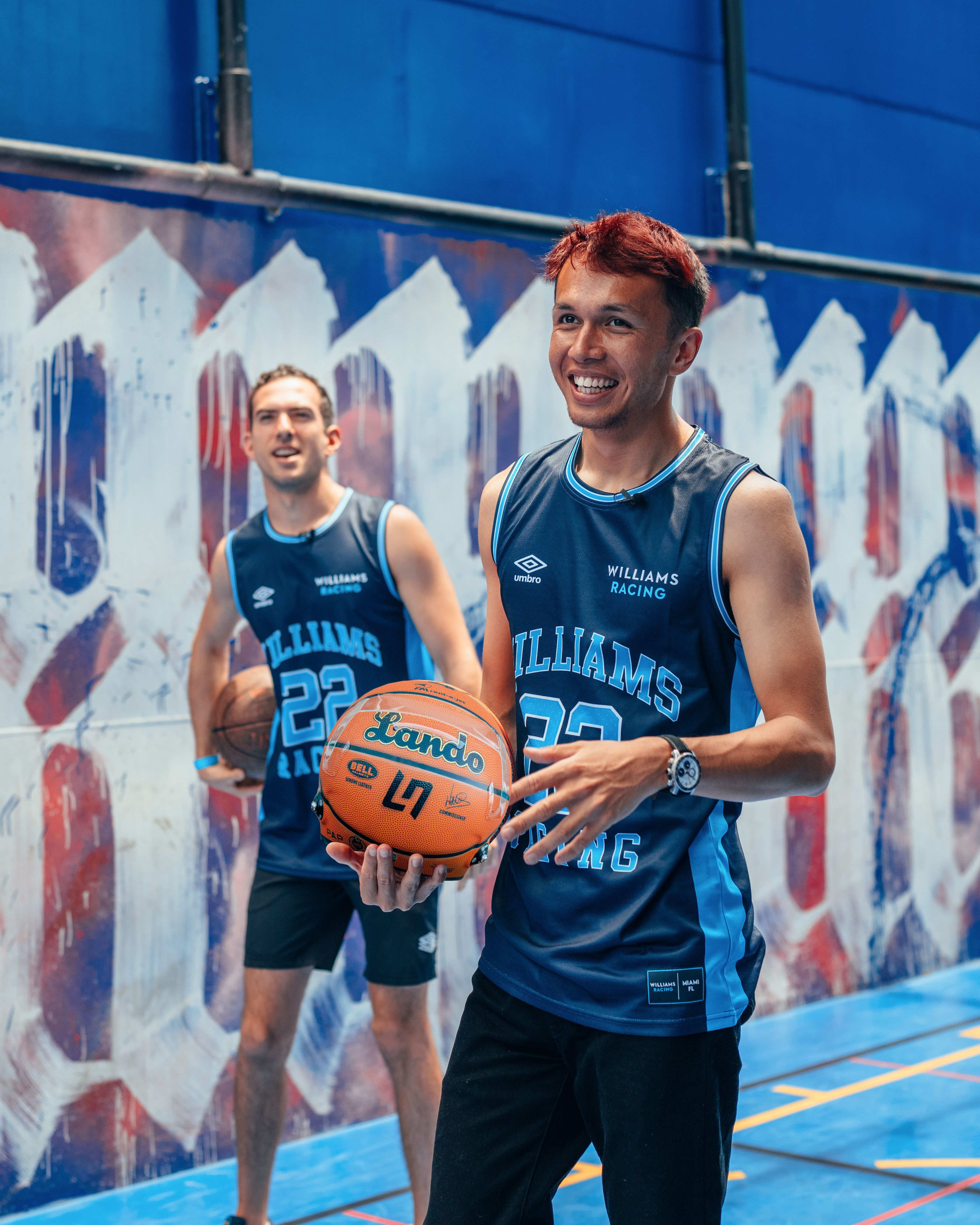 Speaking of points, here’s Alex about to send Lando’s helmet for three