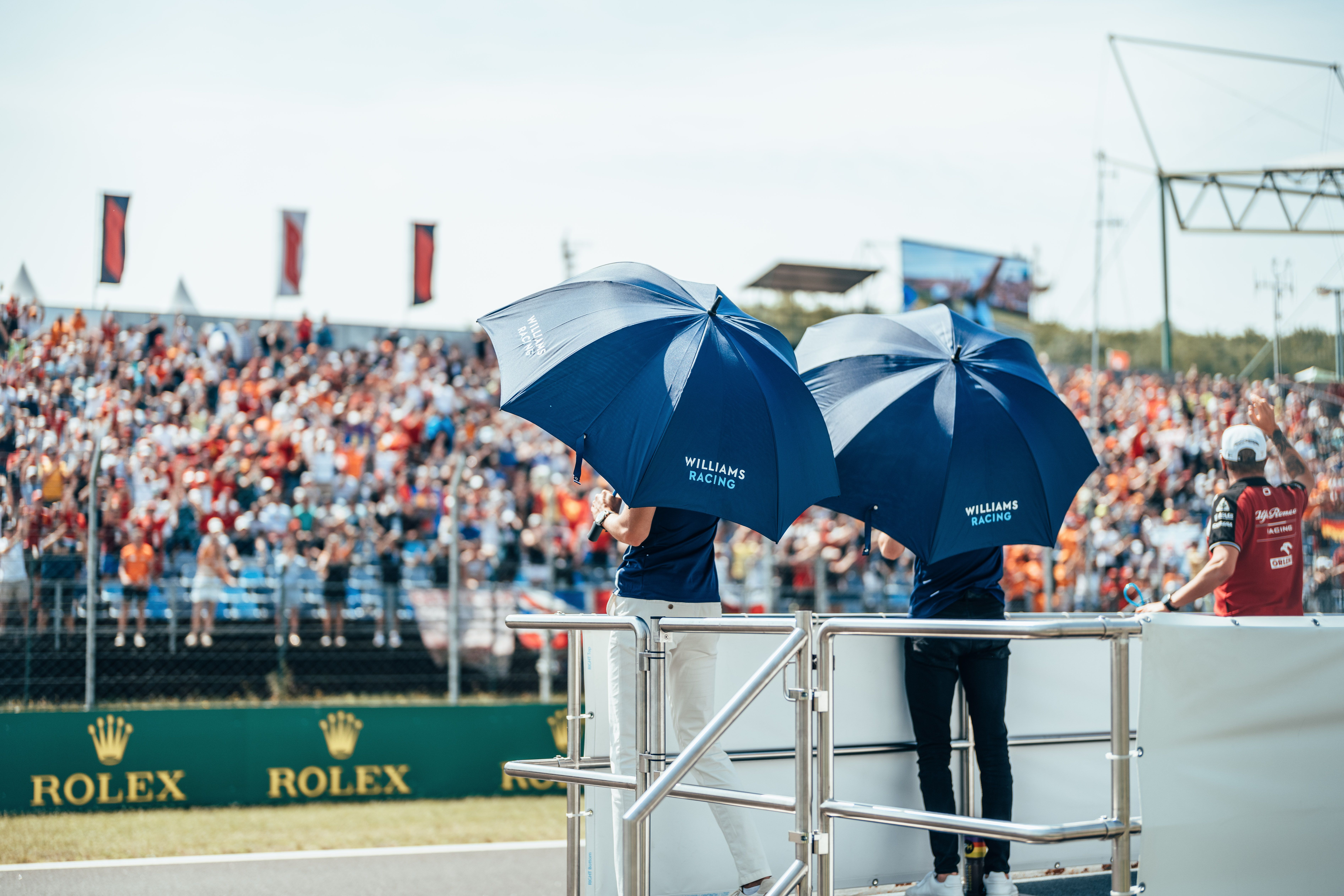And our duo were using umbrellas to protect themselves from the sun, but that would all change.