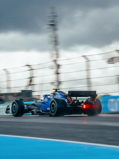 Wet weather descended on Zandvoort during the opening laps...