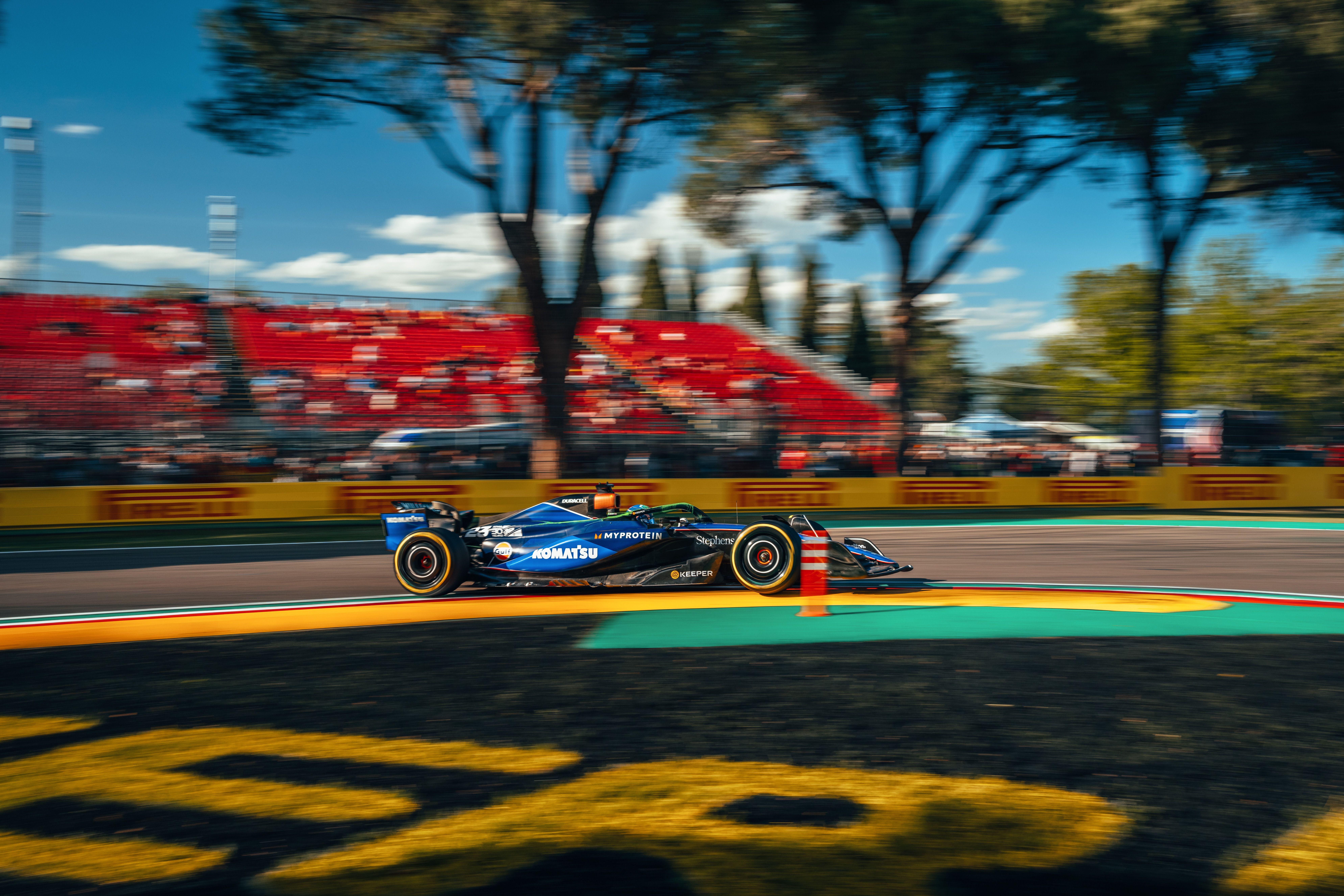 Alex wrapped the day in P18, with Logan in P20