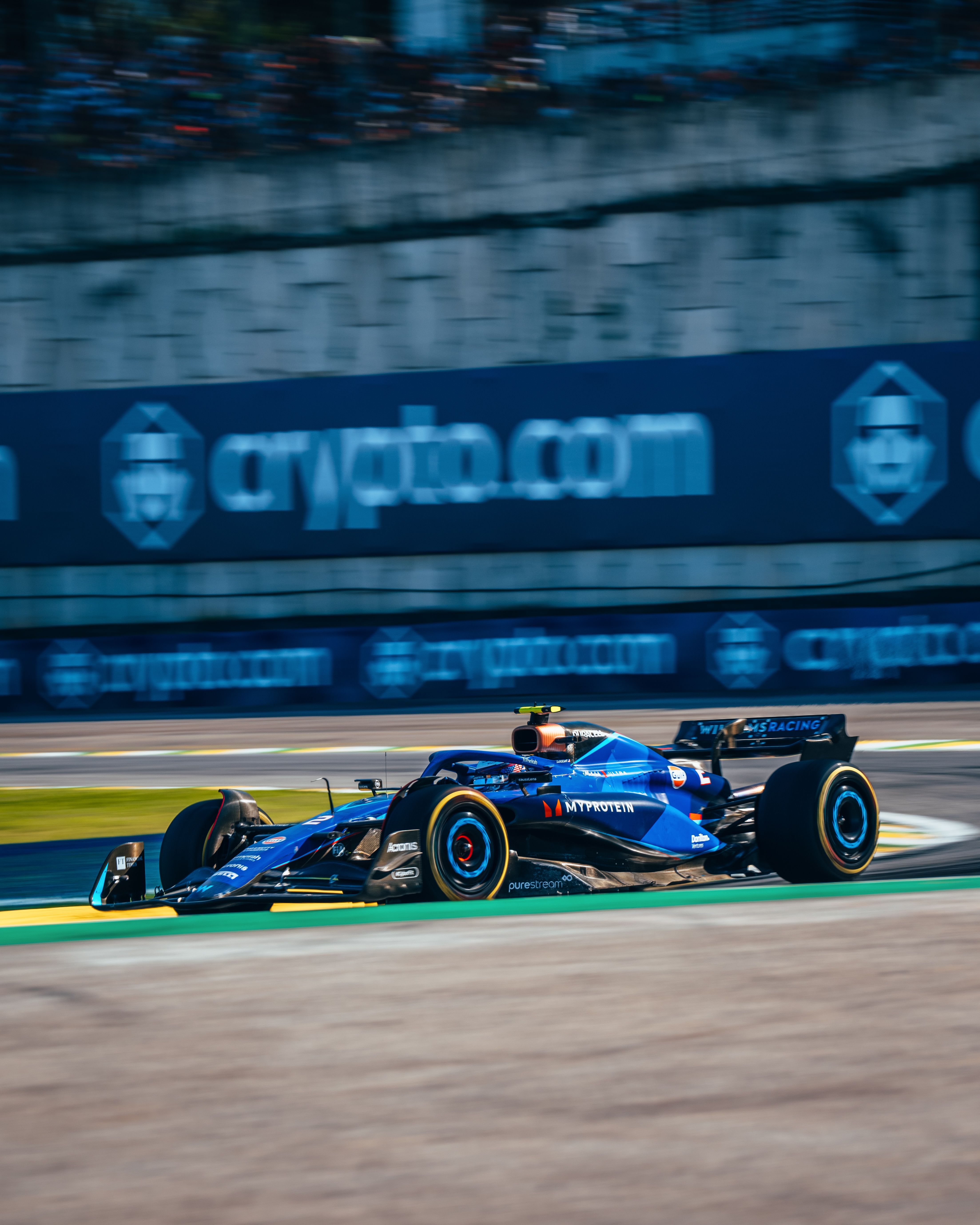 Logan sets off on a 24-lap run to the flag.