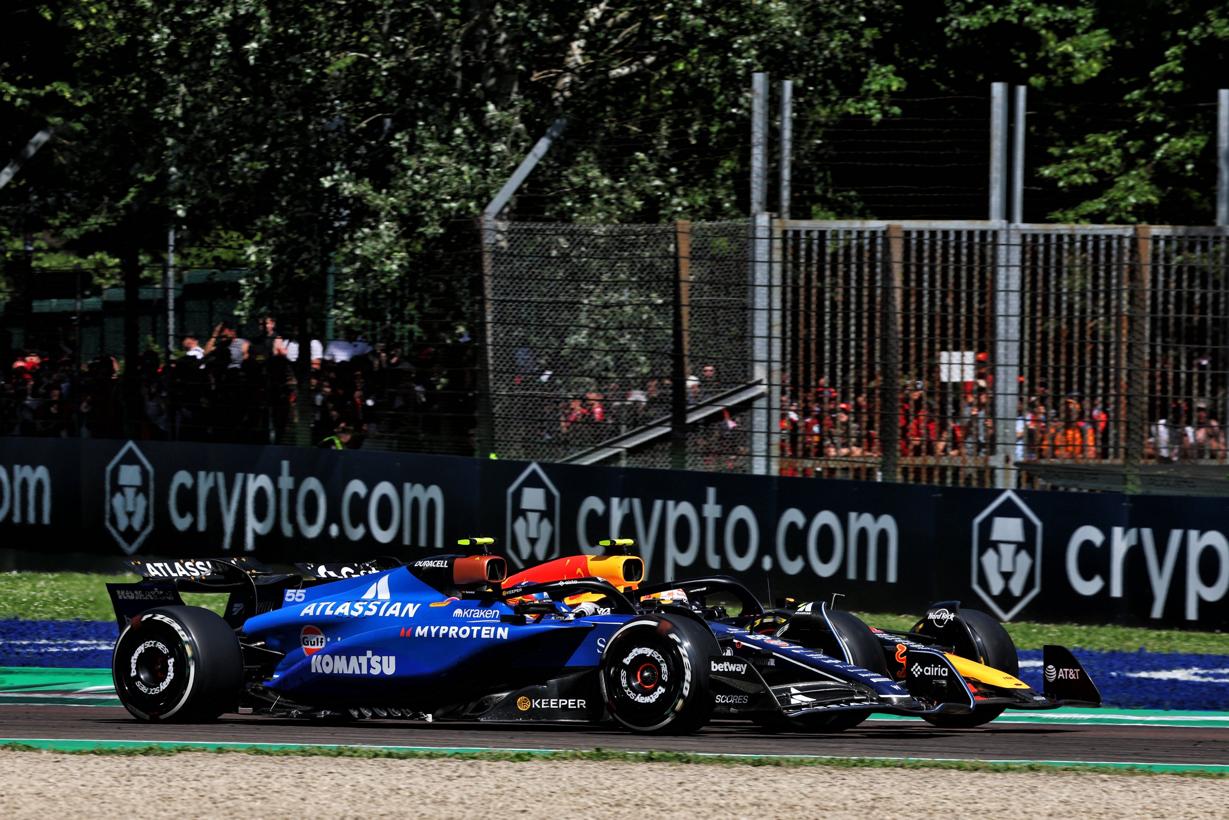 Carlos makes the move on Yuki