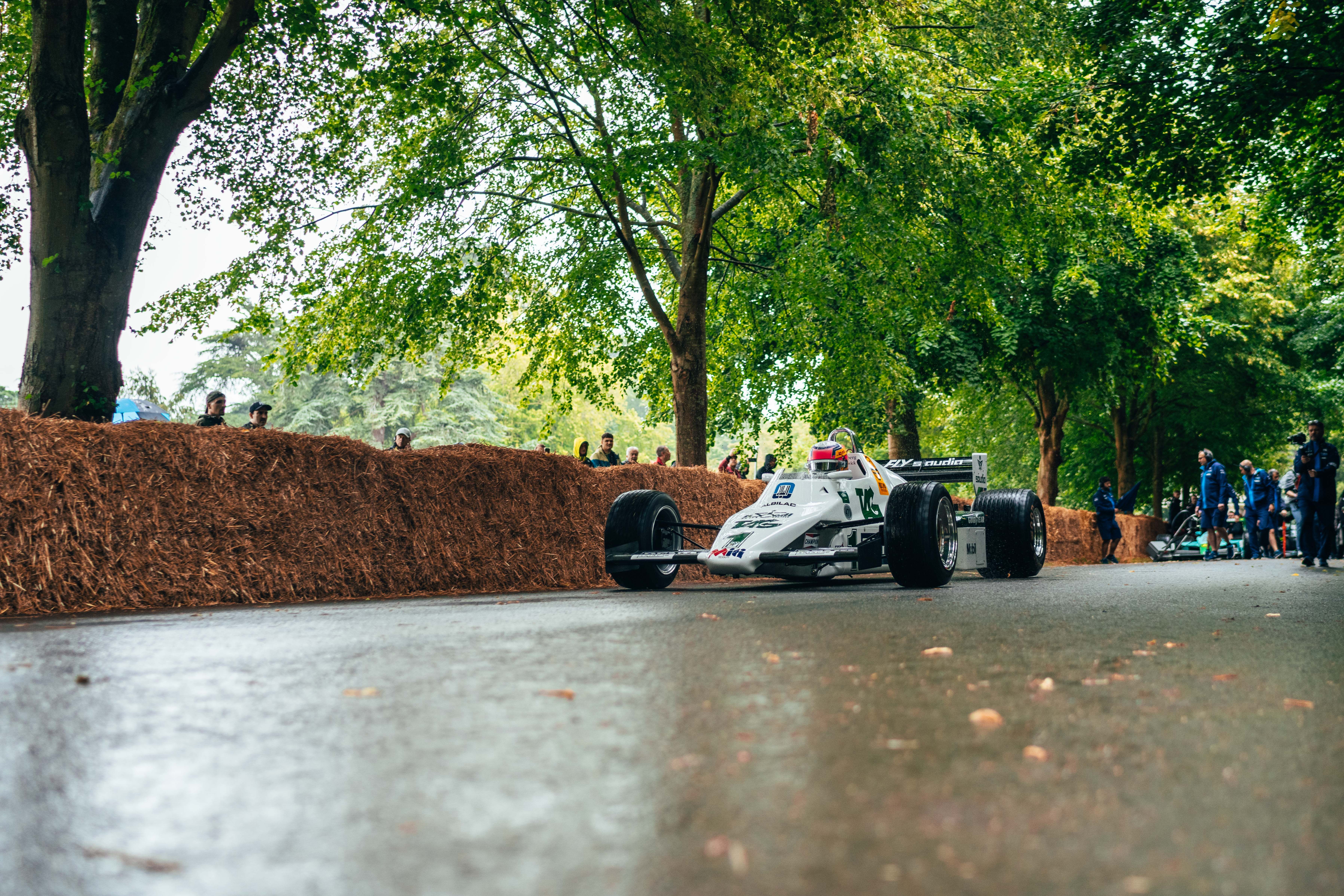 Sadly, the weather worsened and Saturday’s action was cancelled meaning Logan couldn’t run in the FW08C.