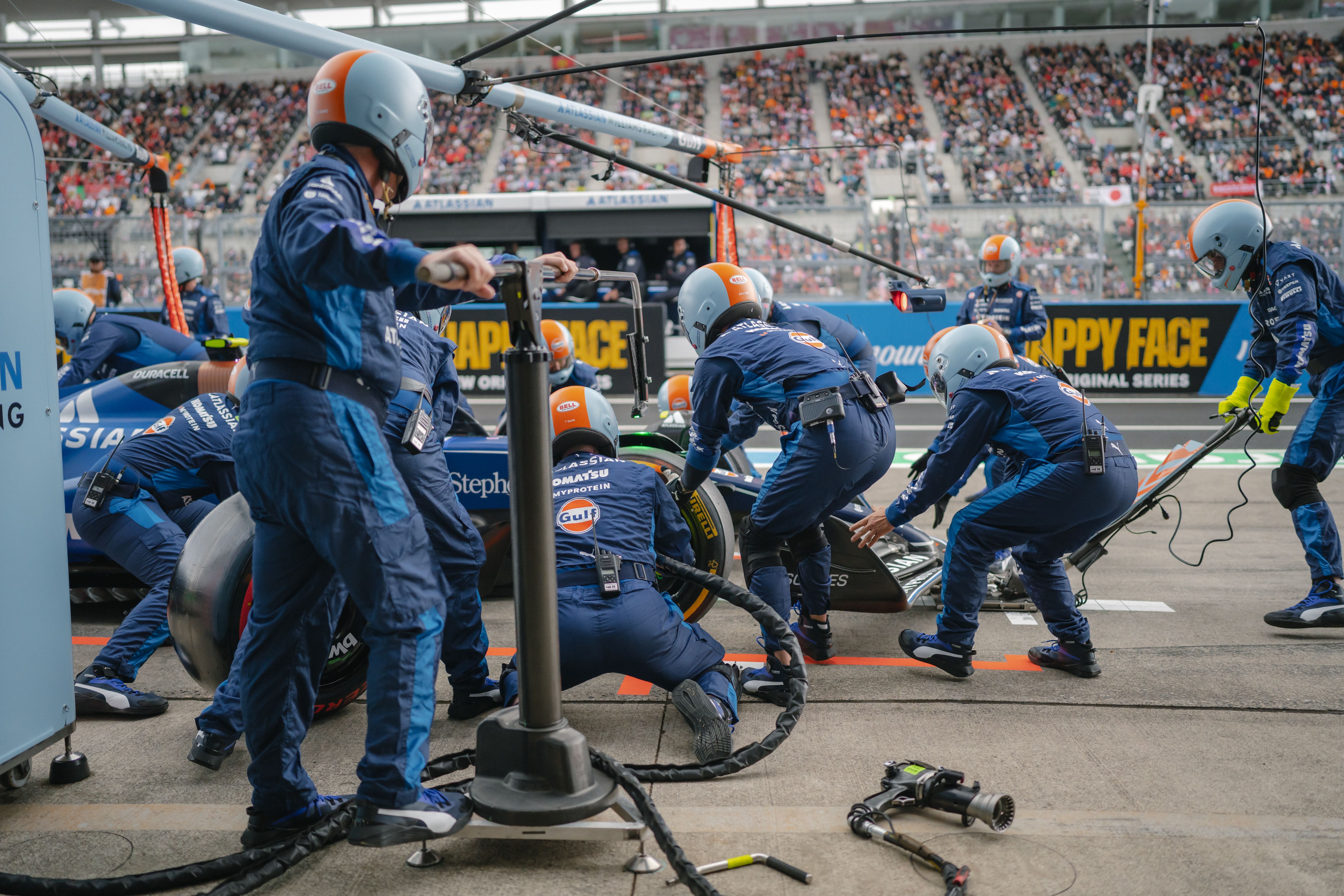 Two more faultless pit stop from the crew