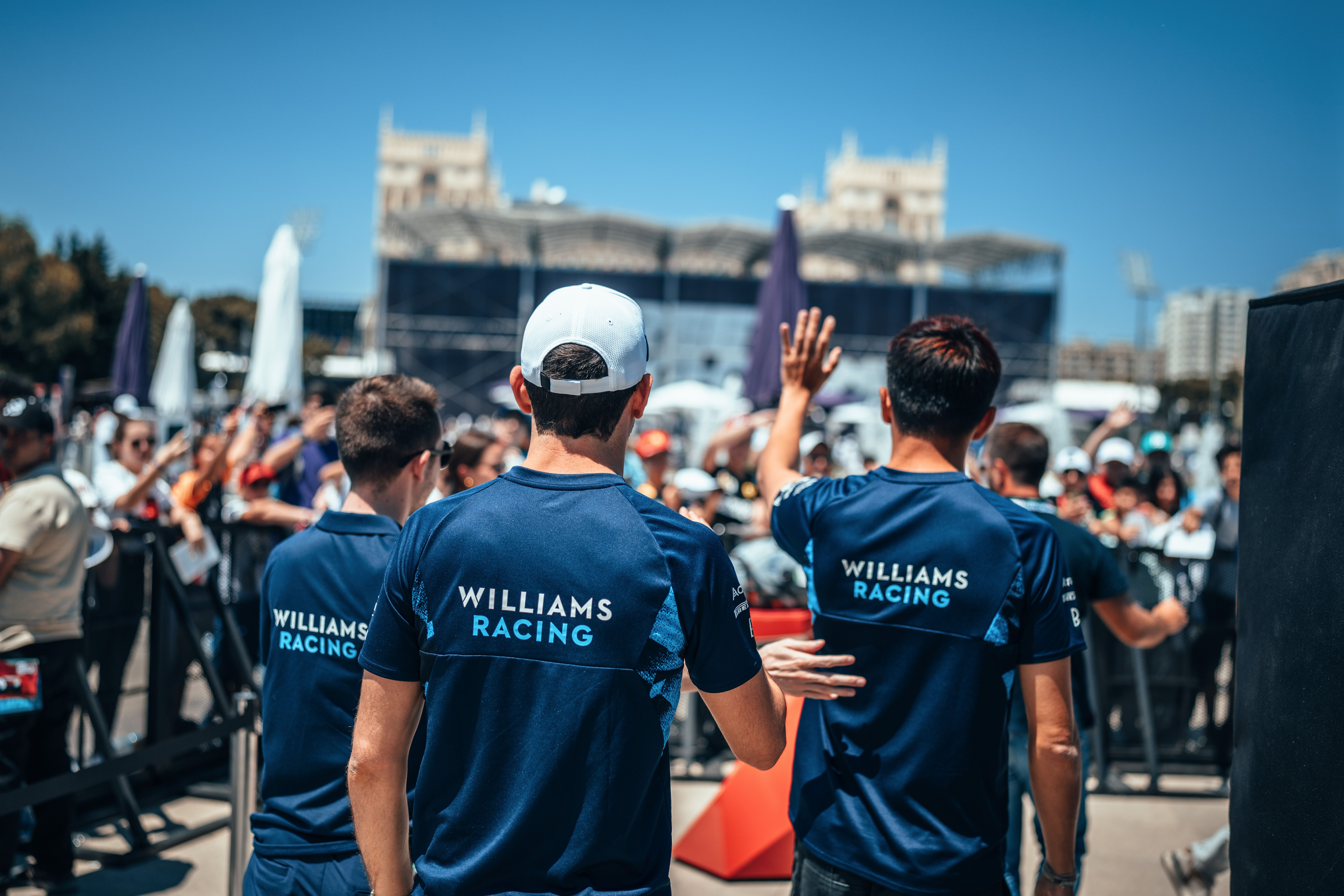 Saturday starts by meeting the fans