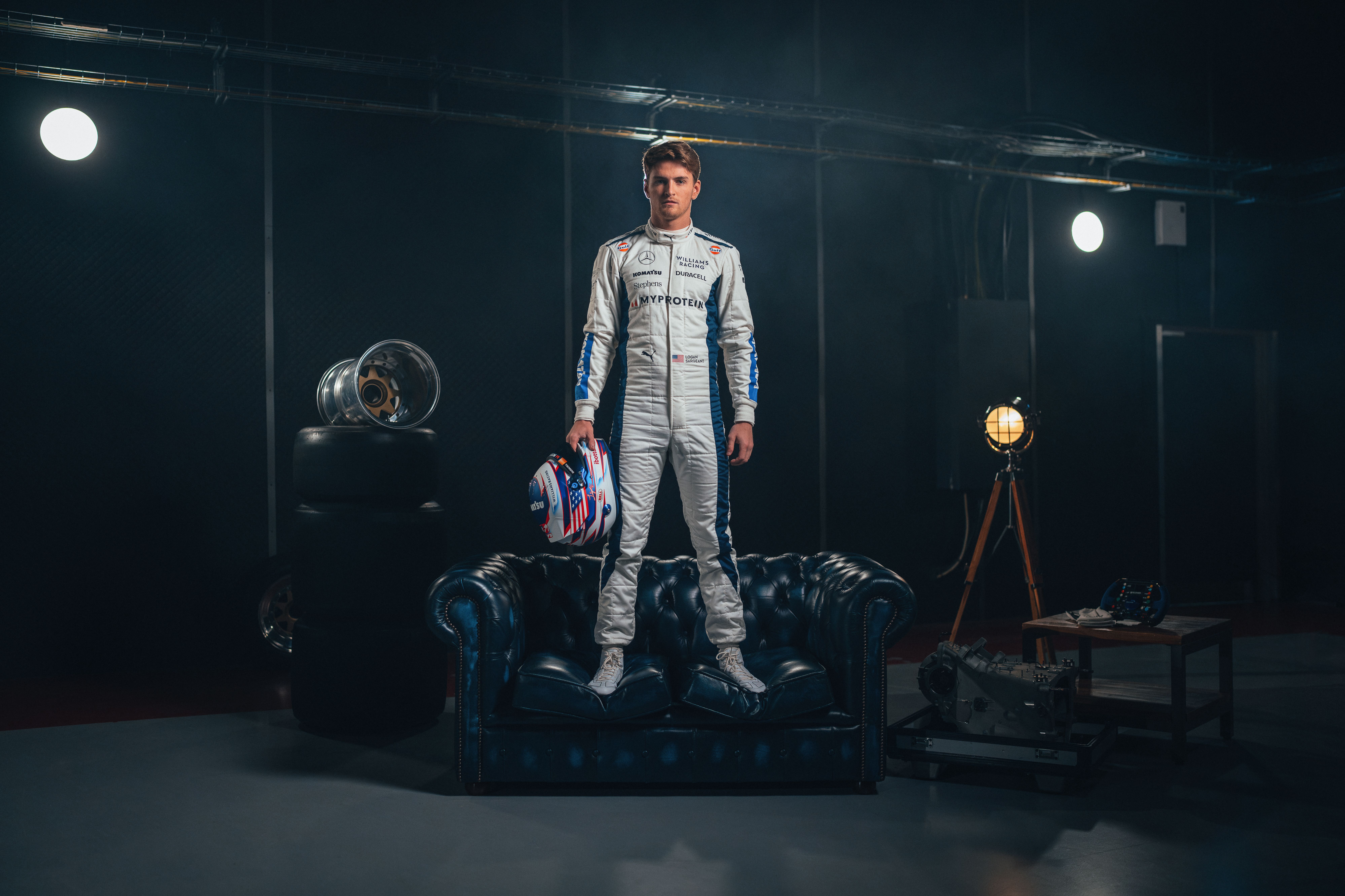 Shall we take a closer look at that lid?