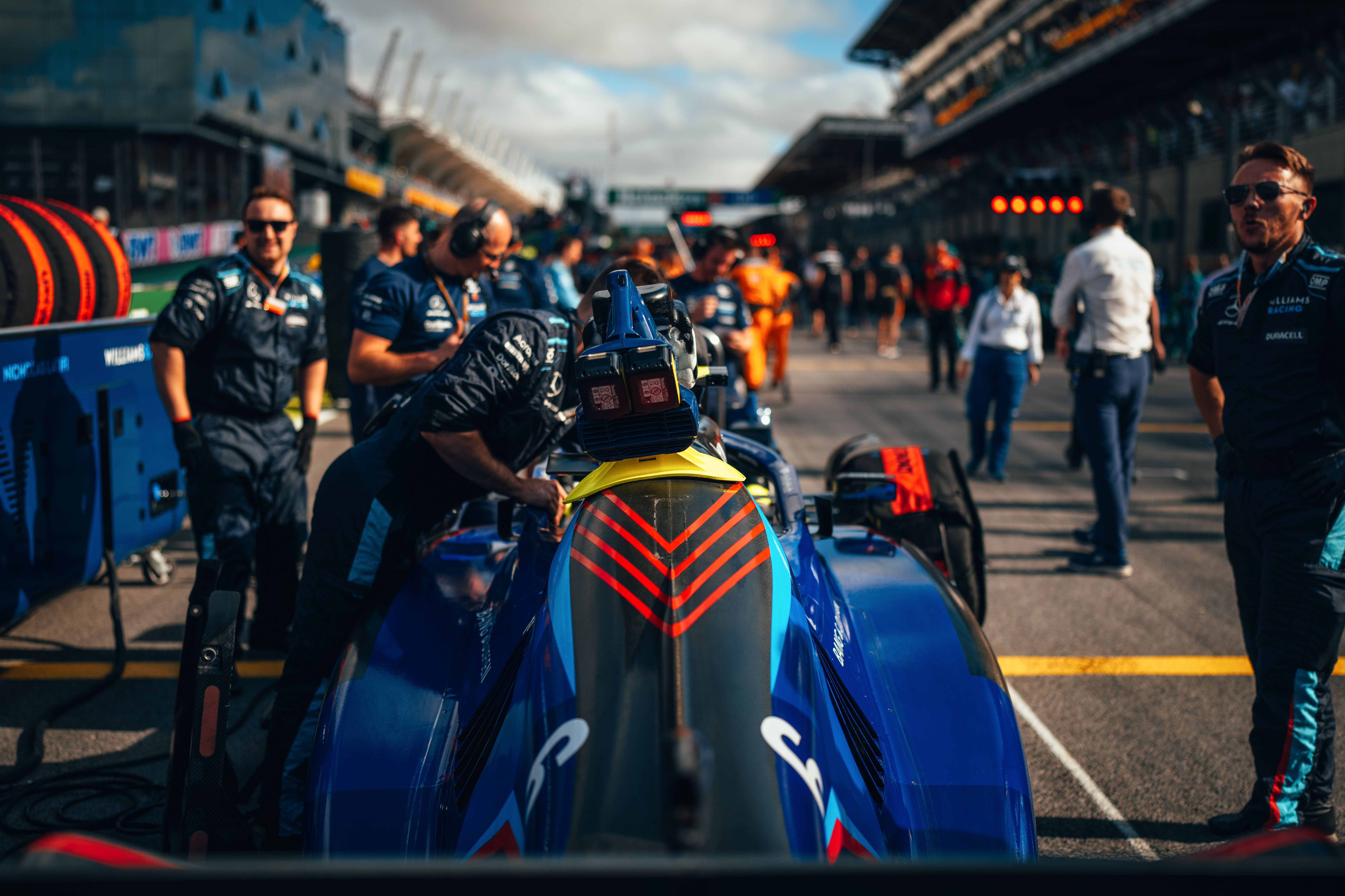The view from Nicky’s rear wing before 71 laps of Interlagos.