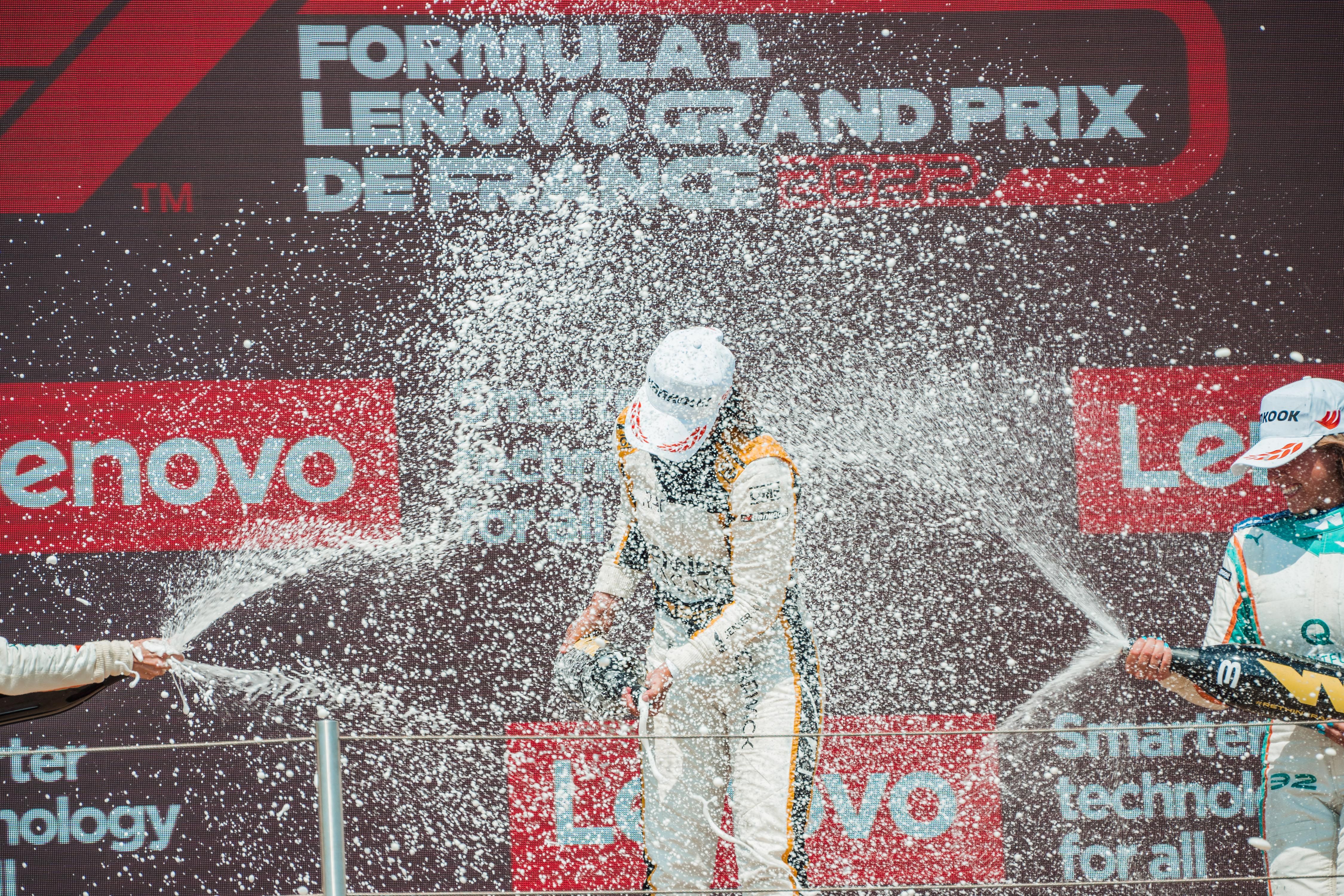 Jamie Chadwick is in this photo, we promise