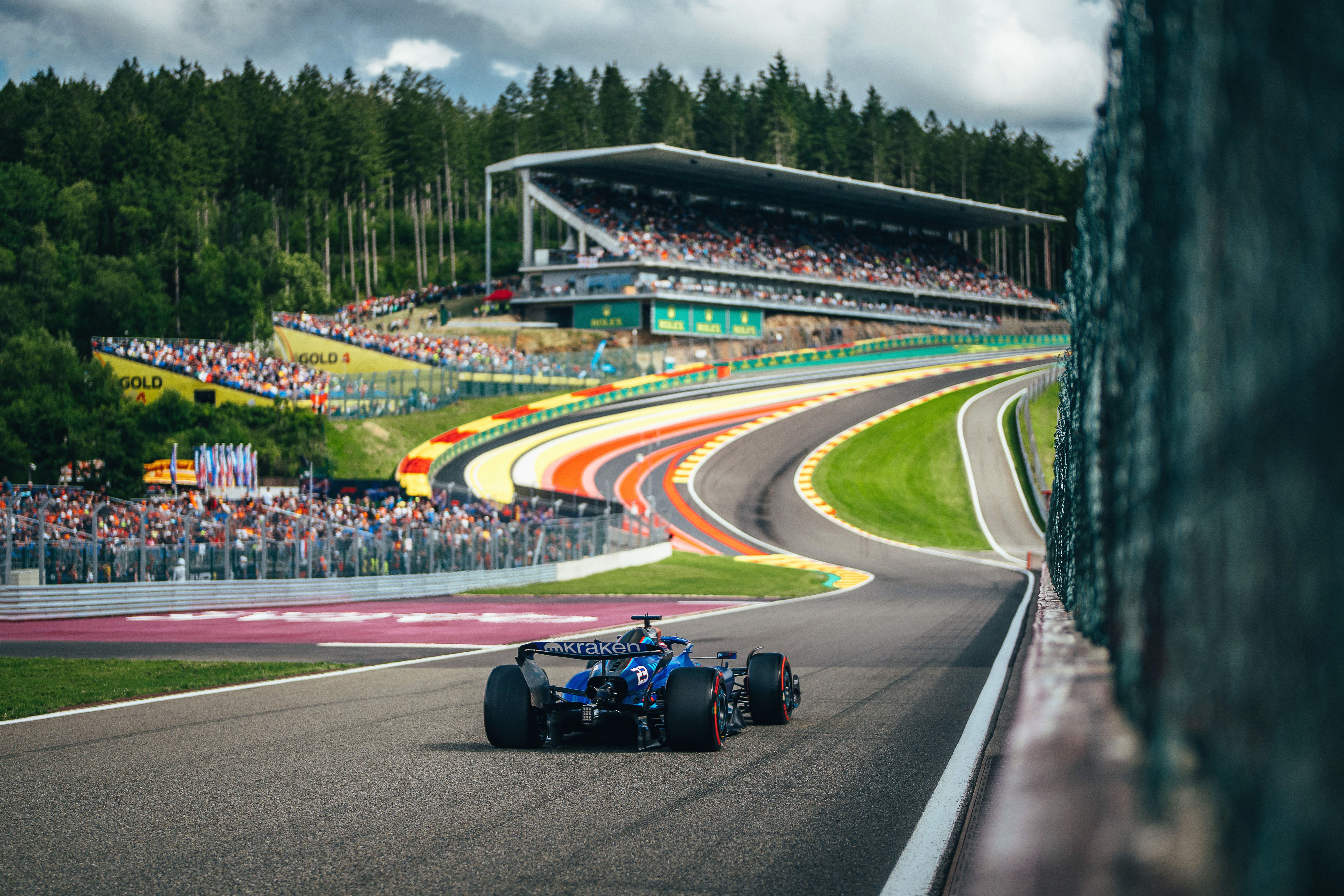A dry lap to the grid ahead of the Sprint, our first dry running of the weekend!