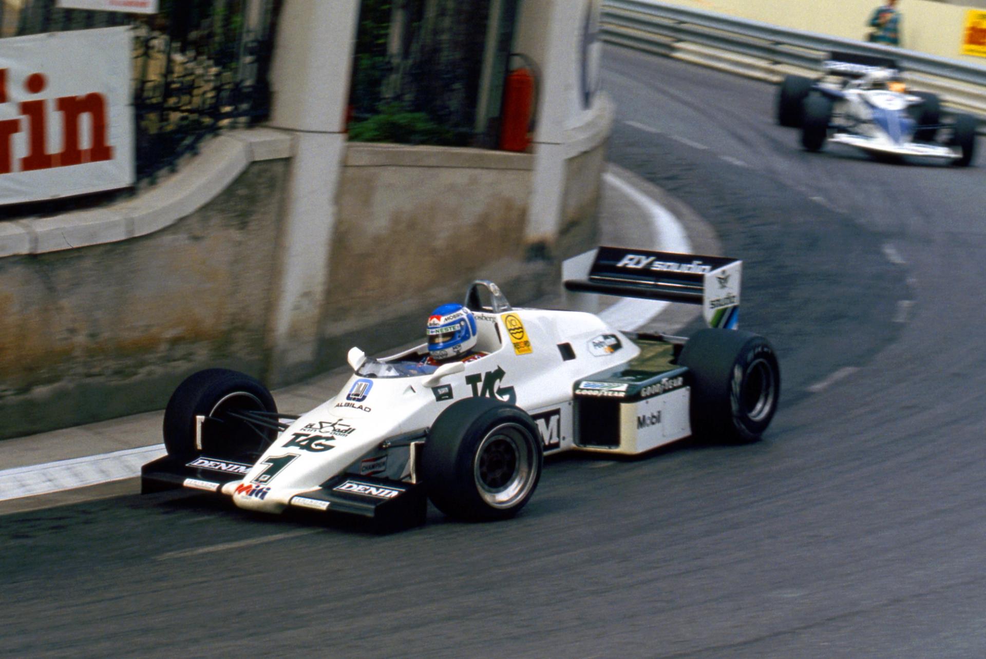 Keke Rosberg pilota el FW08C