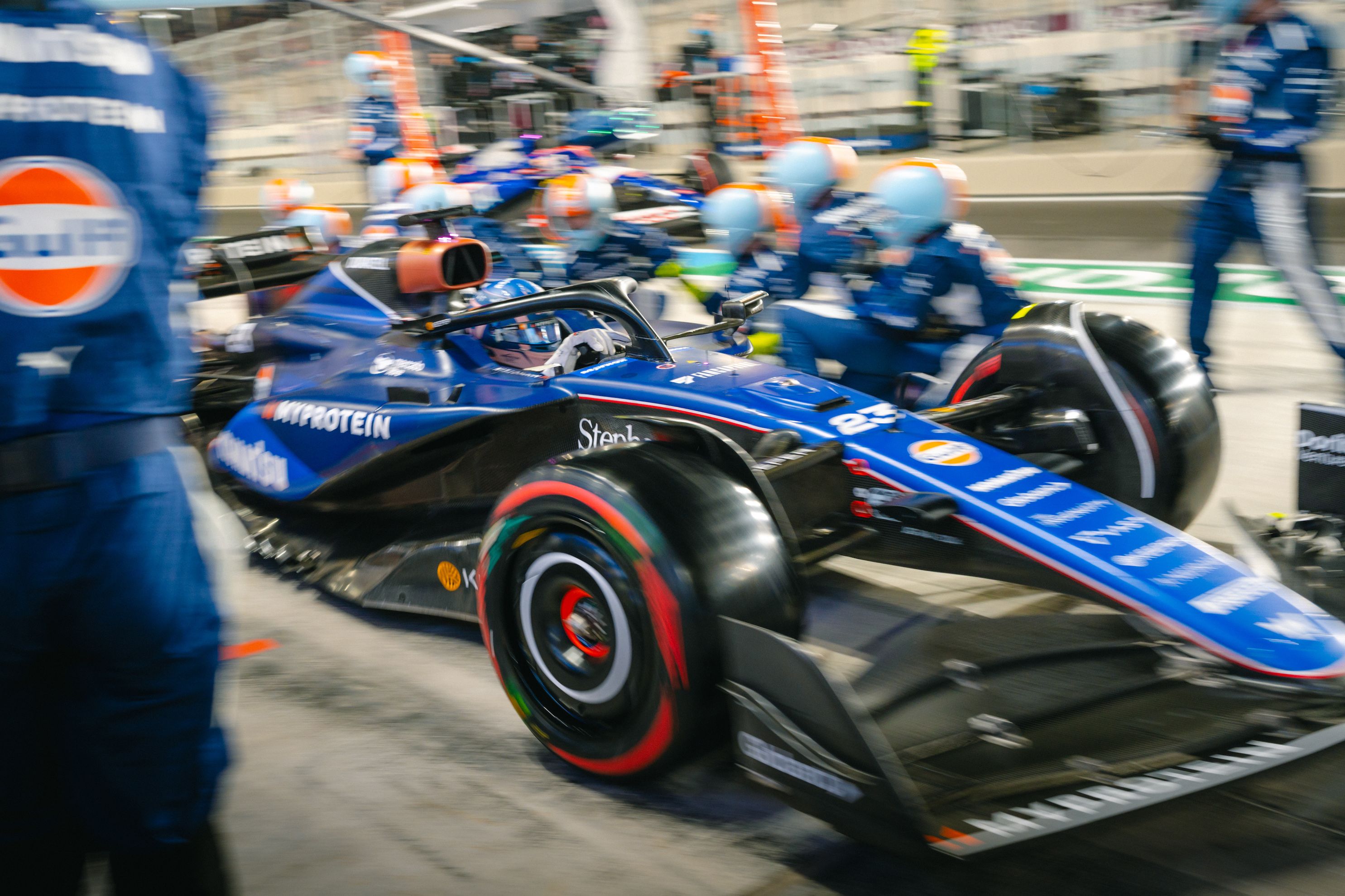 Pitting onto the Pirelli soft tyres.