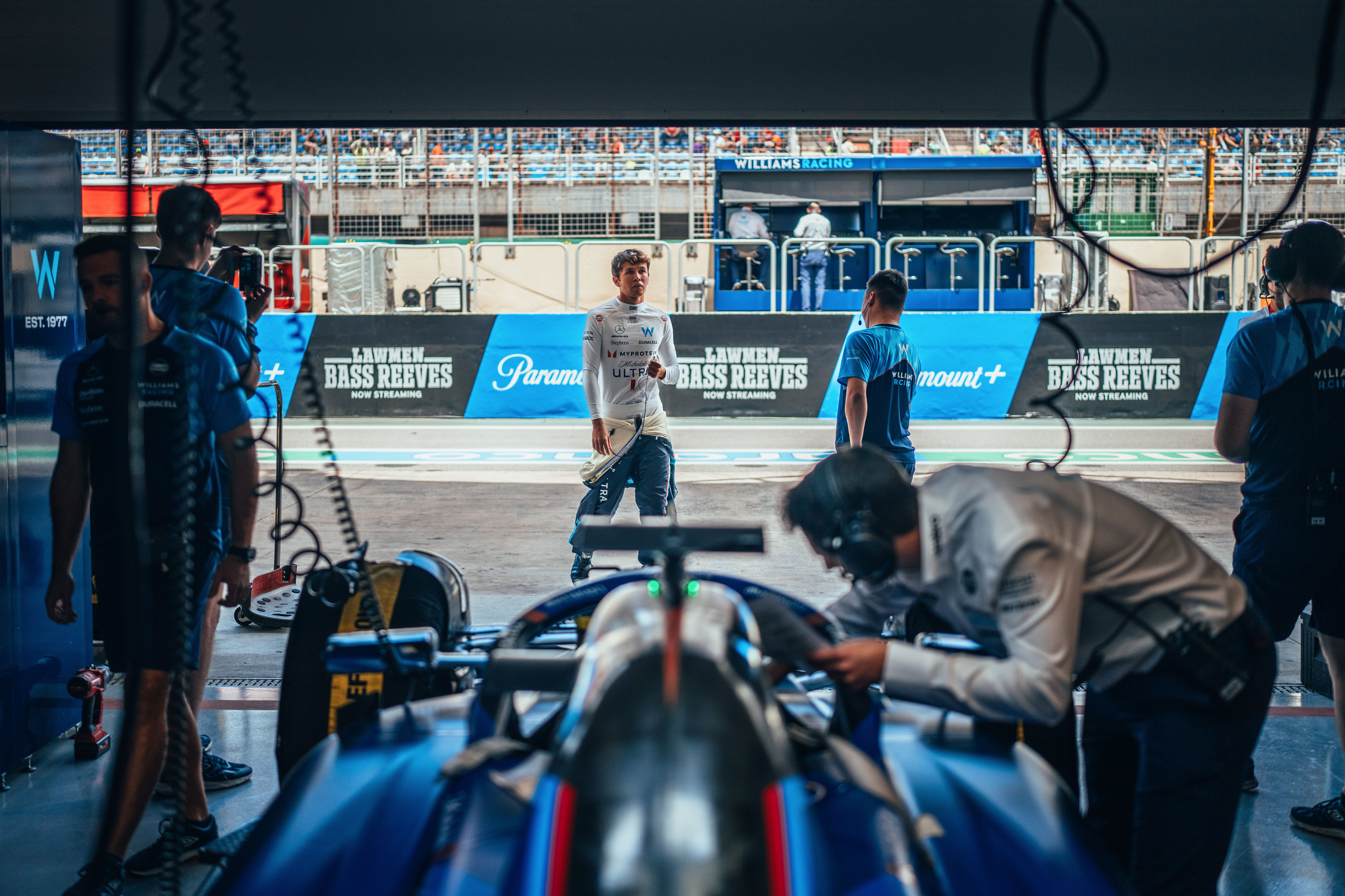 Albono approaches car No23 for a busy Saturday.