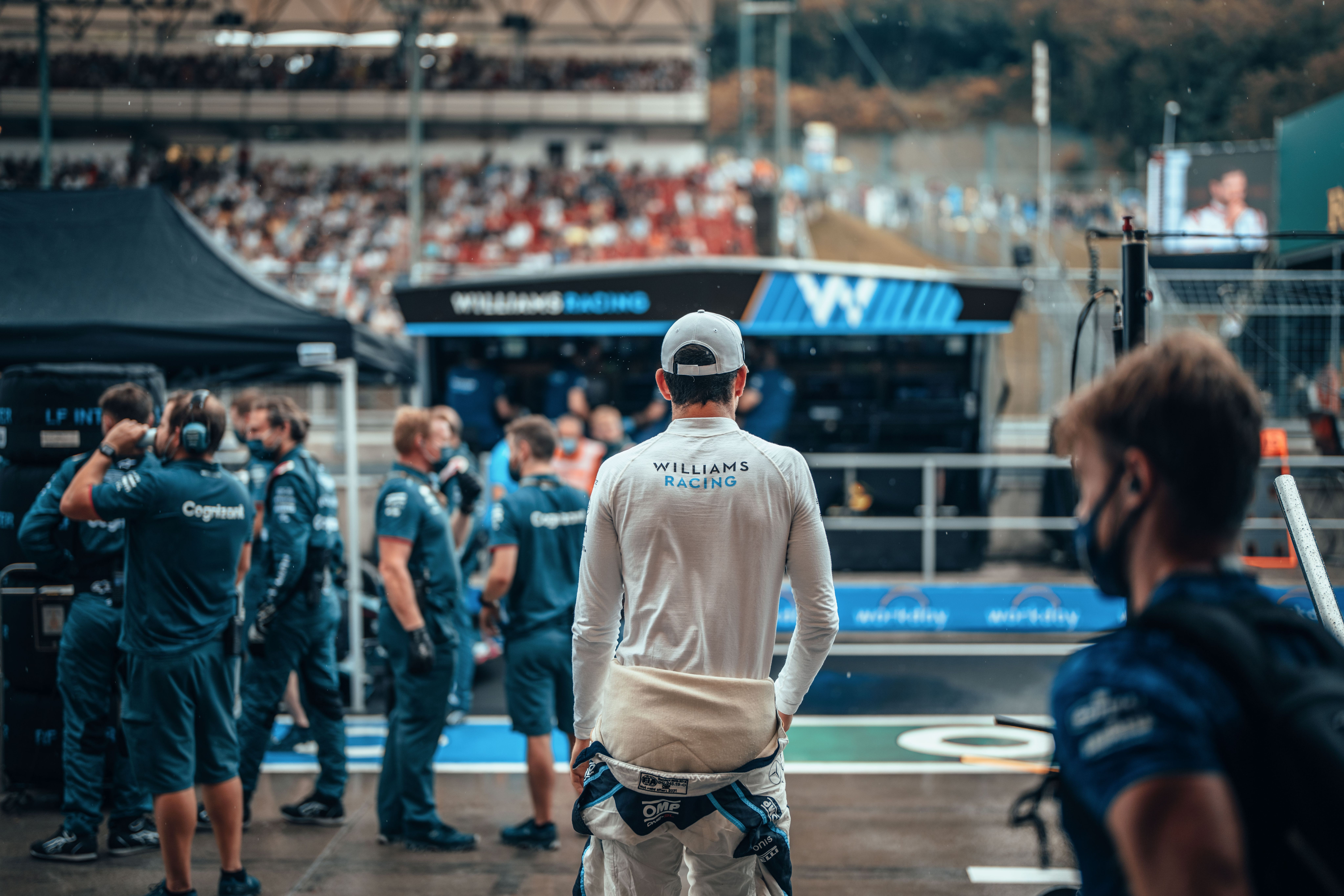 The red flag was down, Nicky was up 12 places and George was up 9.