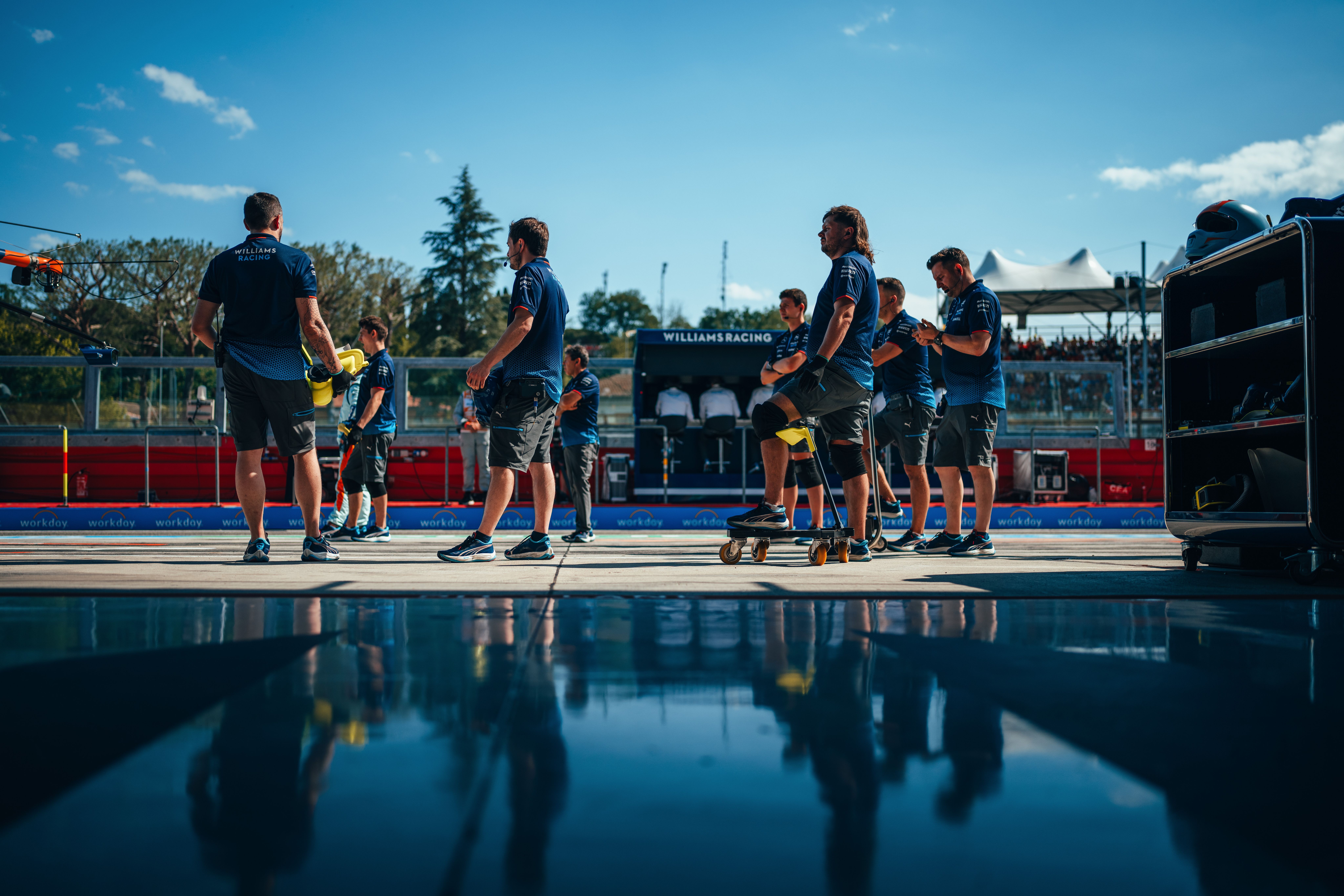 Fine margins as Logan has his P17 effort deleted for track limits.