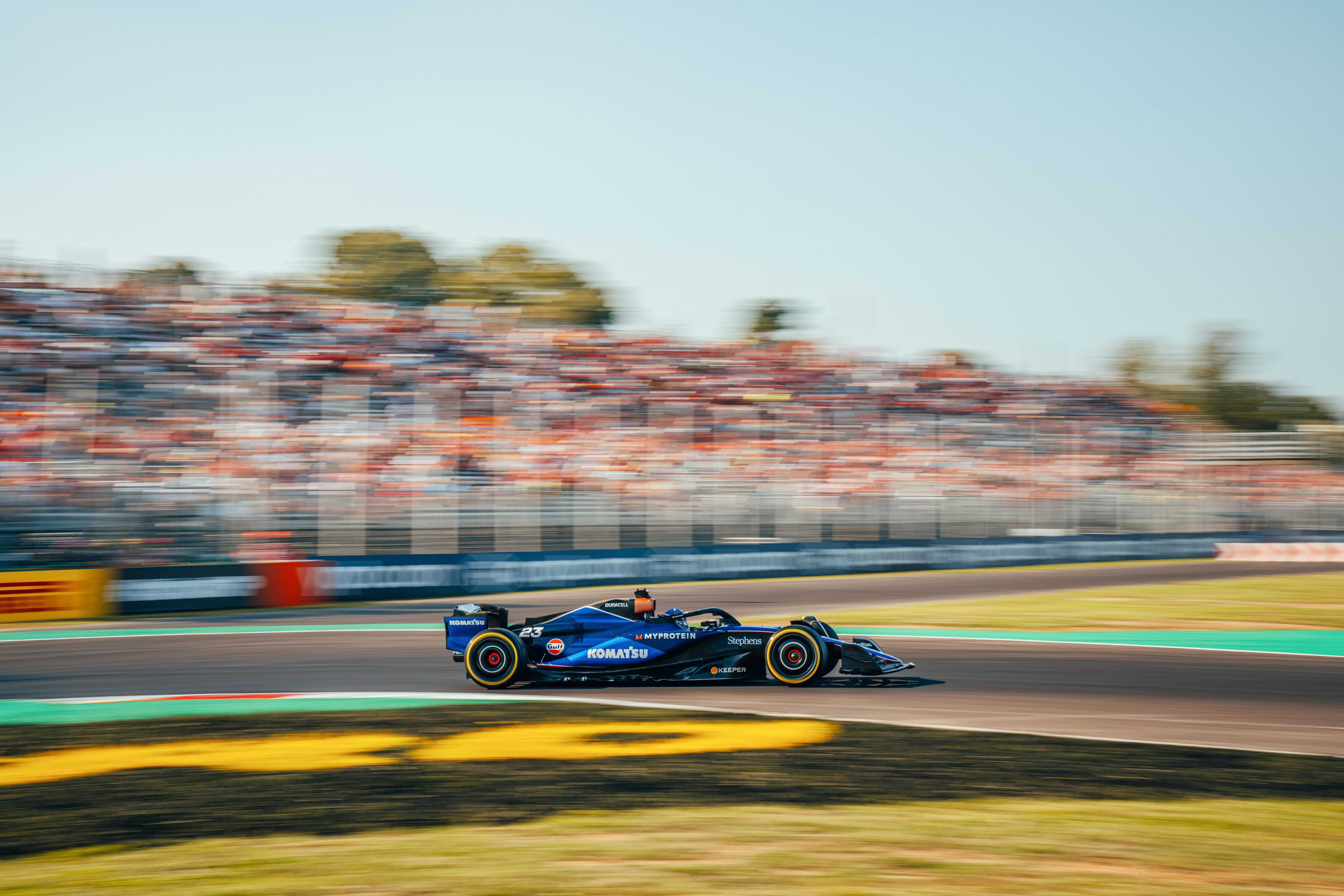 Rettifilo looking glorious in the sunshine.