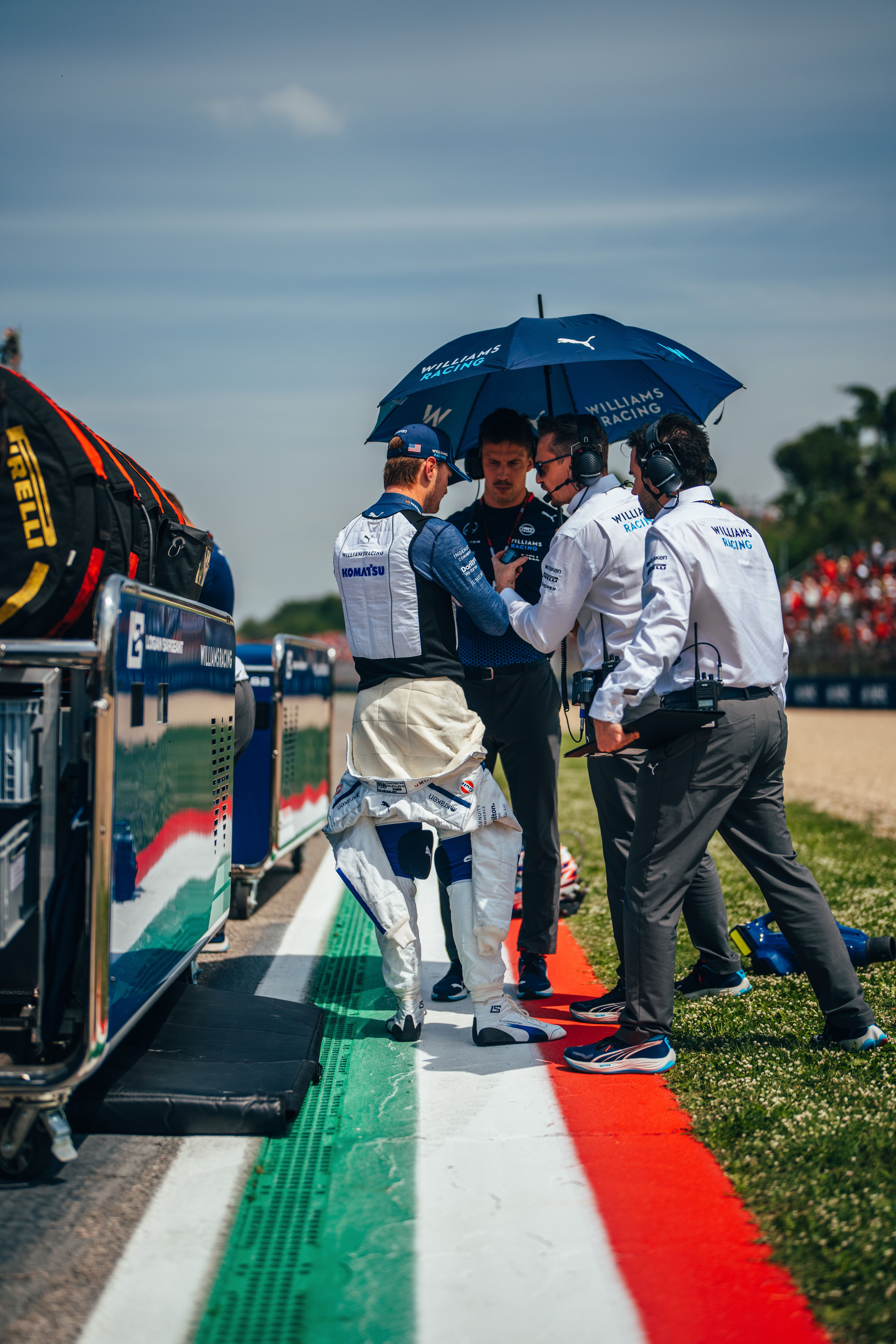 Final preparations before taking to the track.