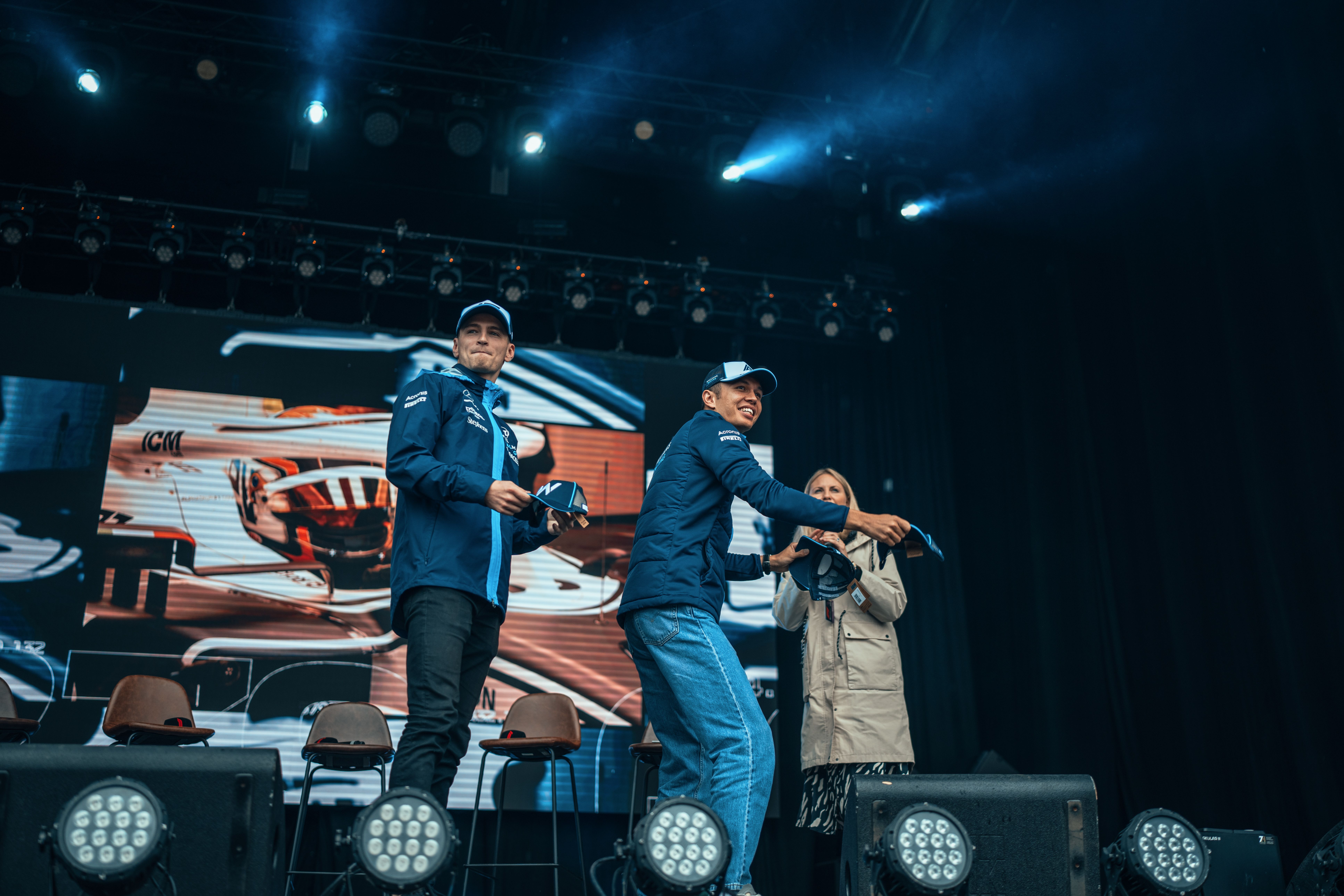 Reckon you could grab a hat?