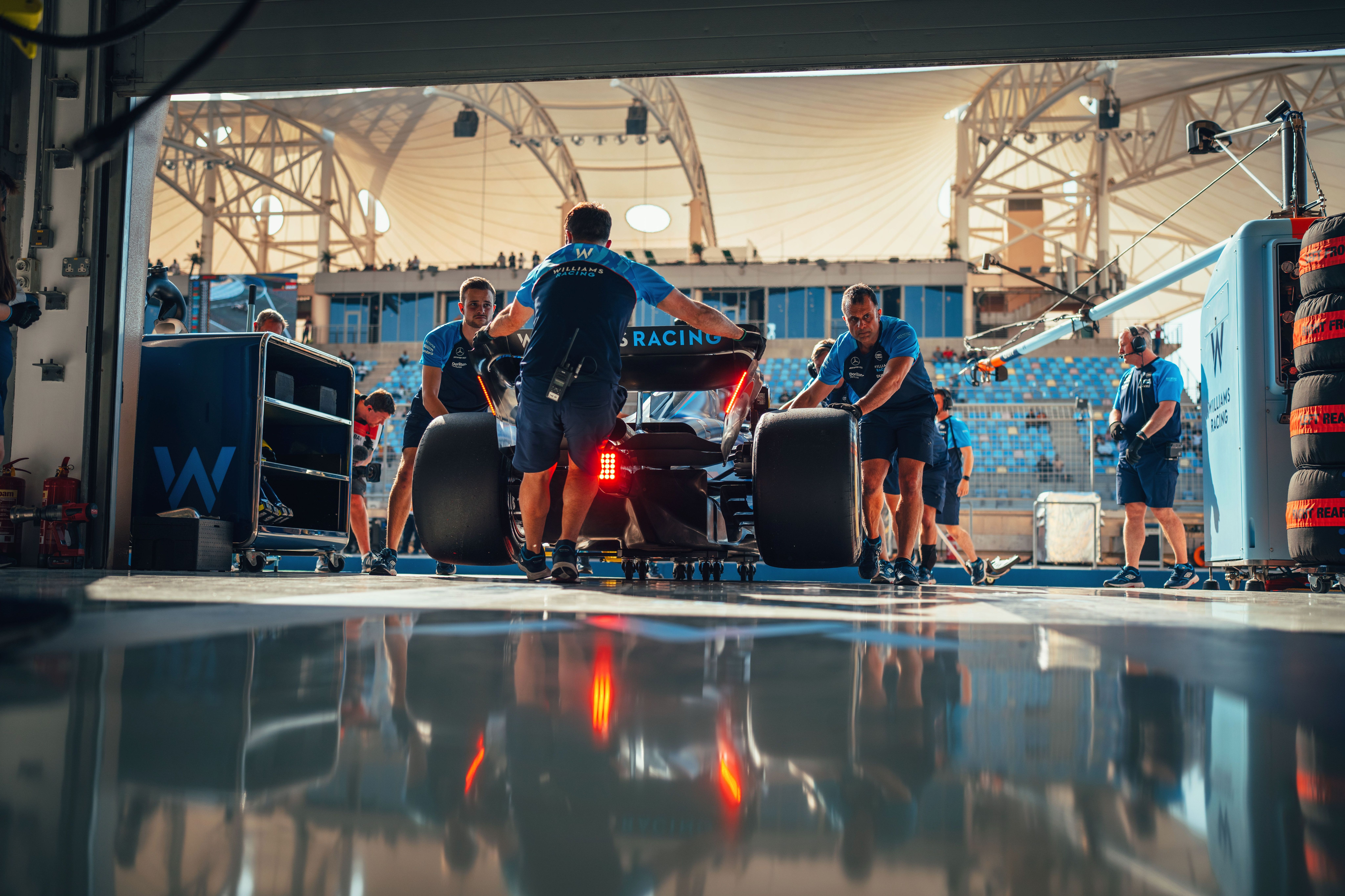 FP1 concluded with LS2 in P18 and AA23 in P19.