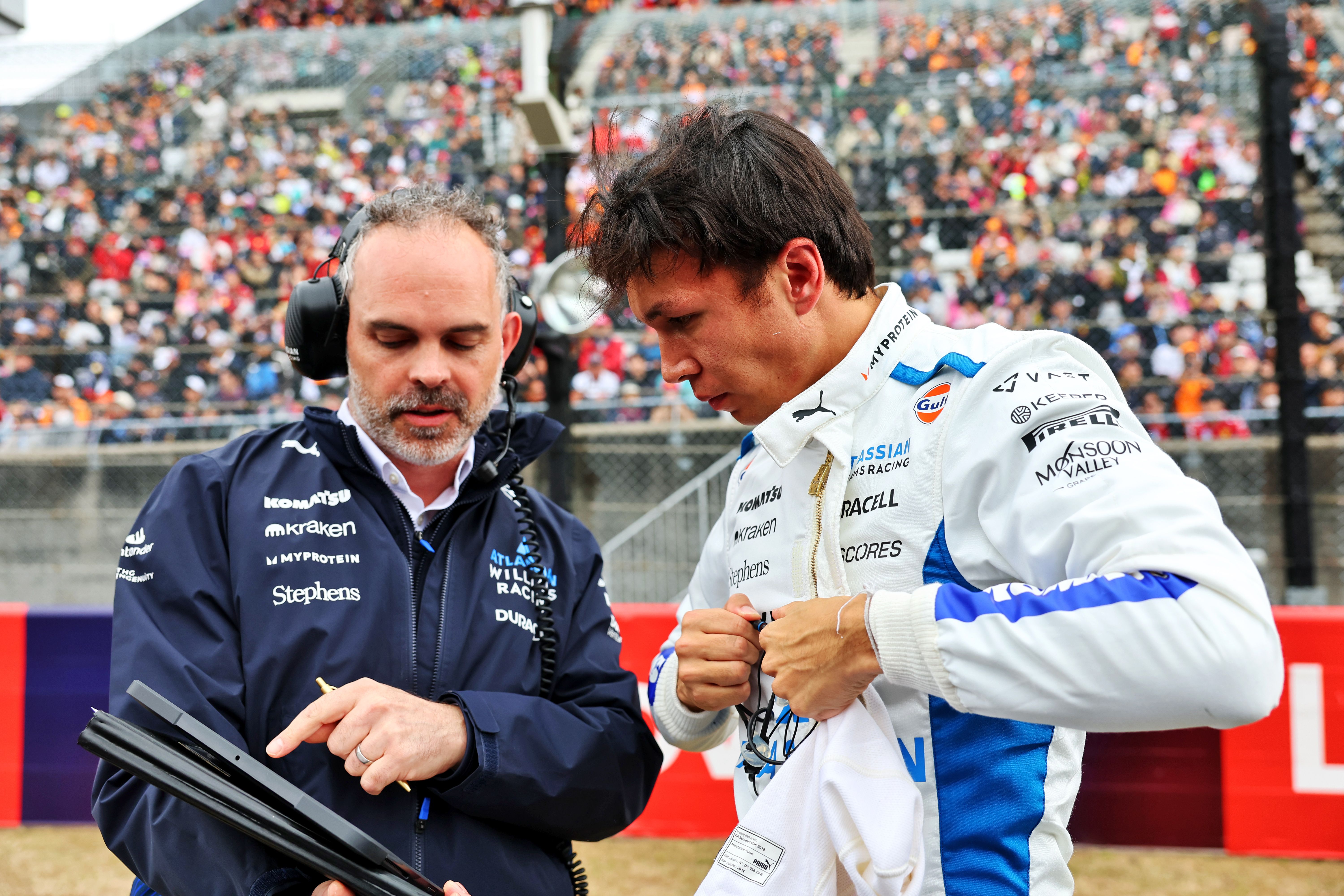 James Urwin shows Alex the runplan of the race