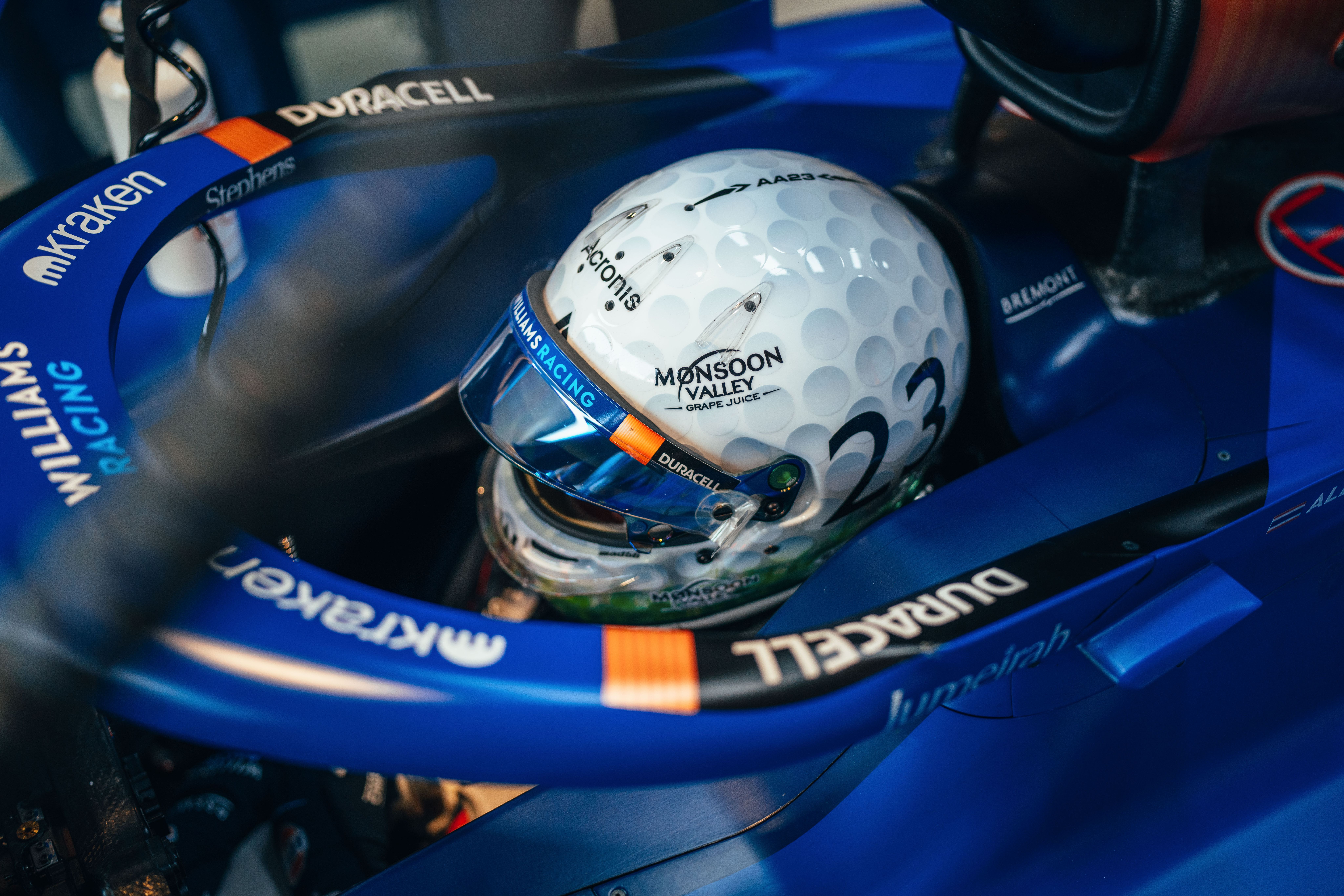 We thought we'd look about at some of our favourite Williams Racing x Golf crossovers!