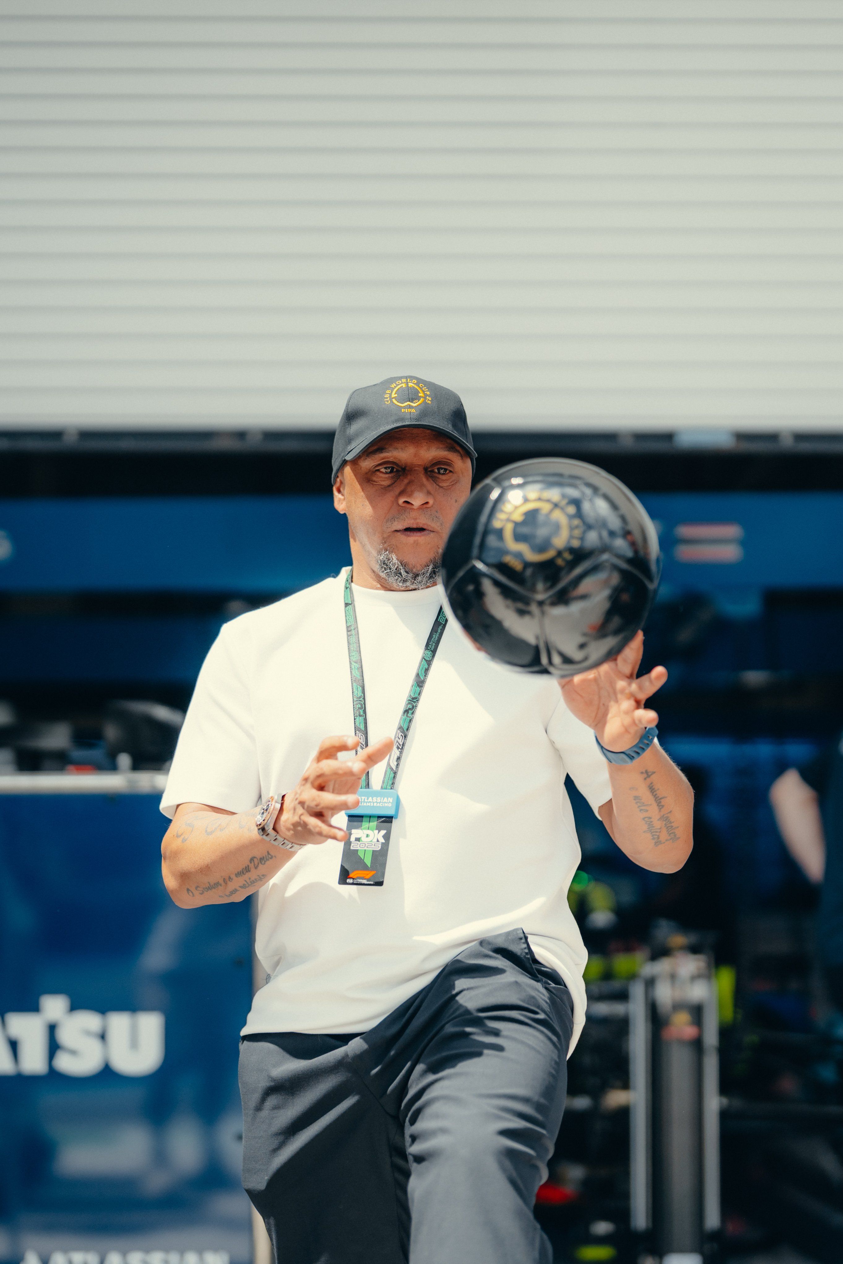 Roberto Carlos dropped by on Thursday in Miami.