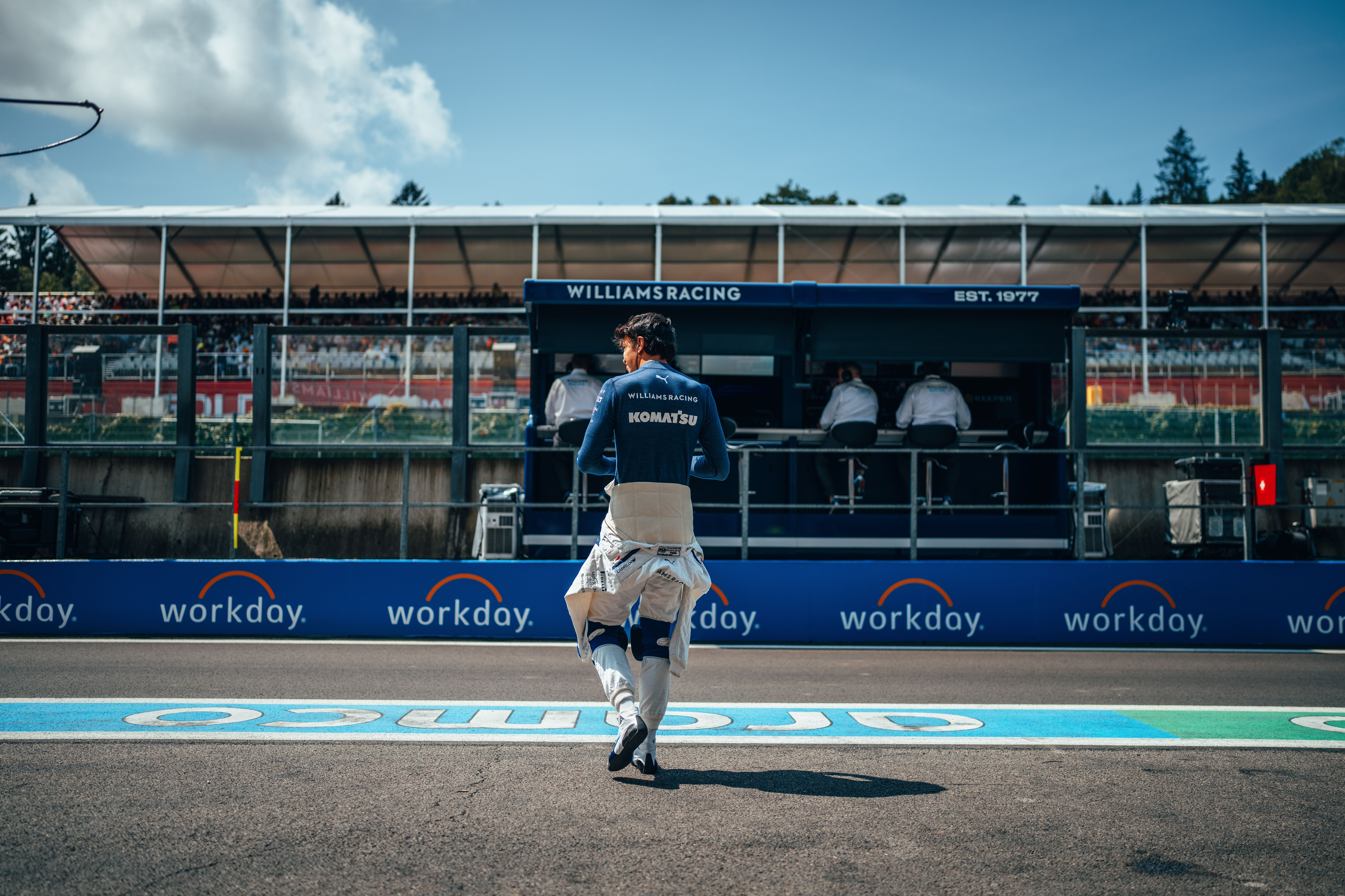 Heading to the pit wall.