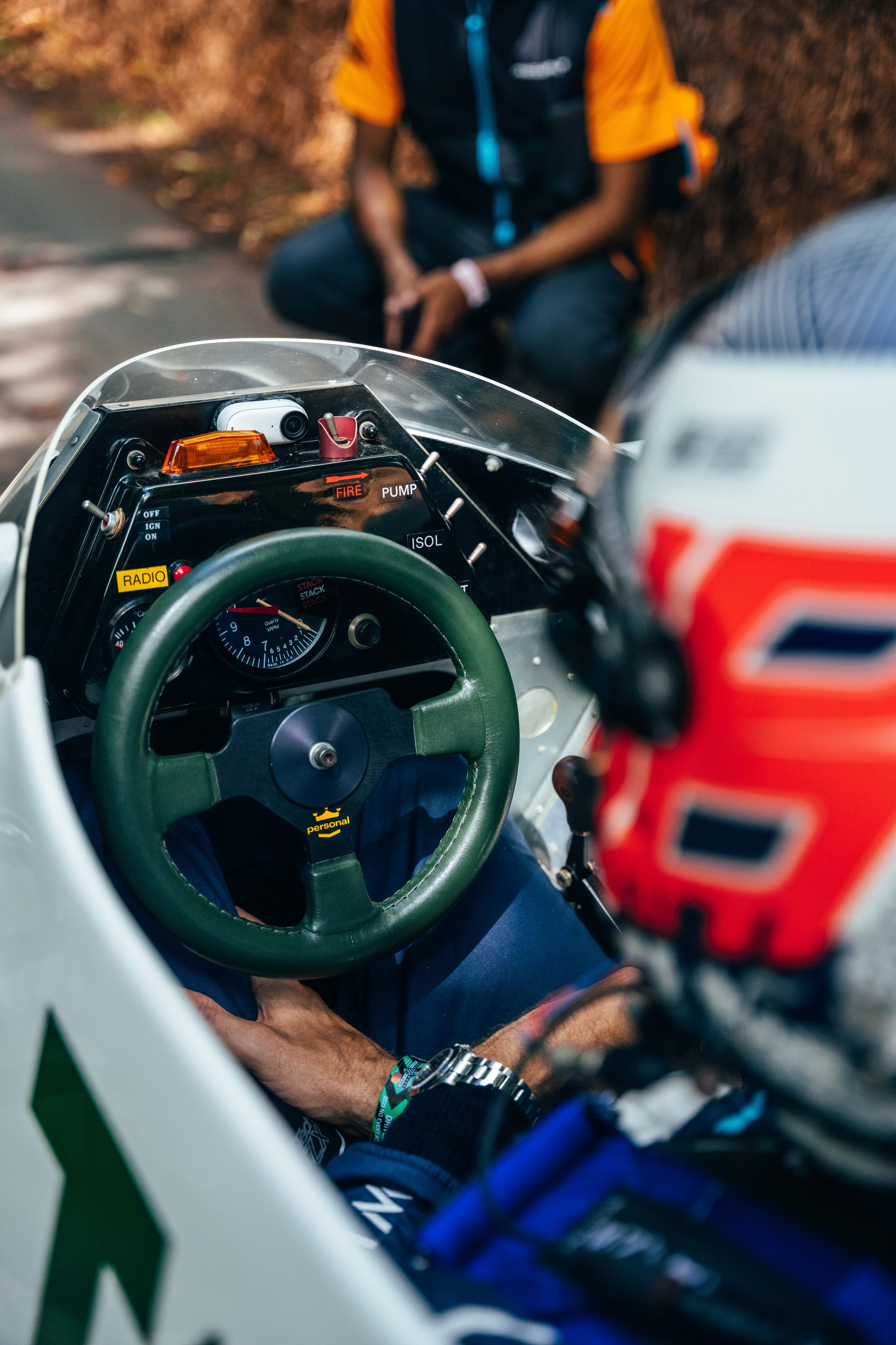 Slightly more basic wheel to the one JB was used to during his F1 career.