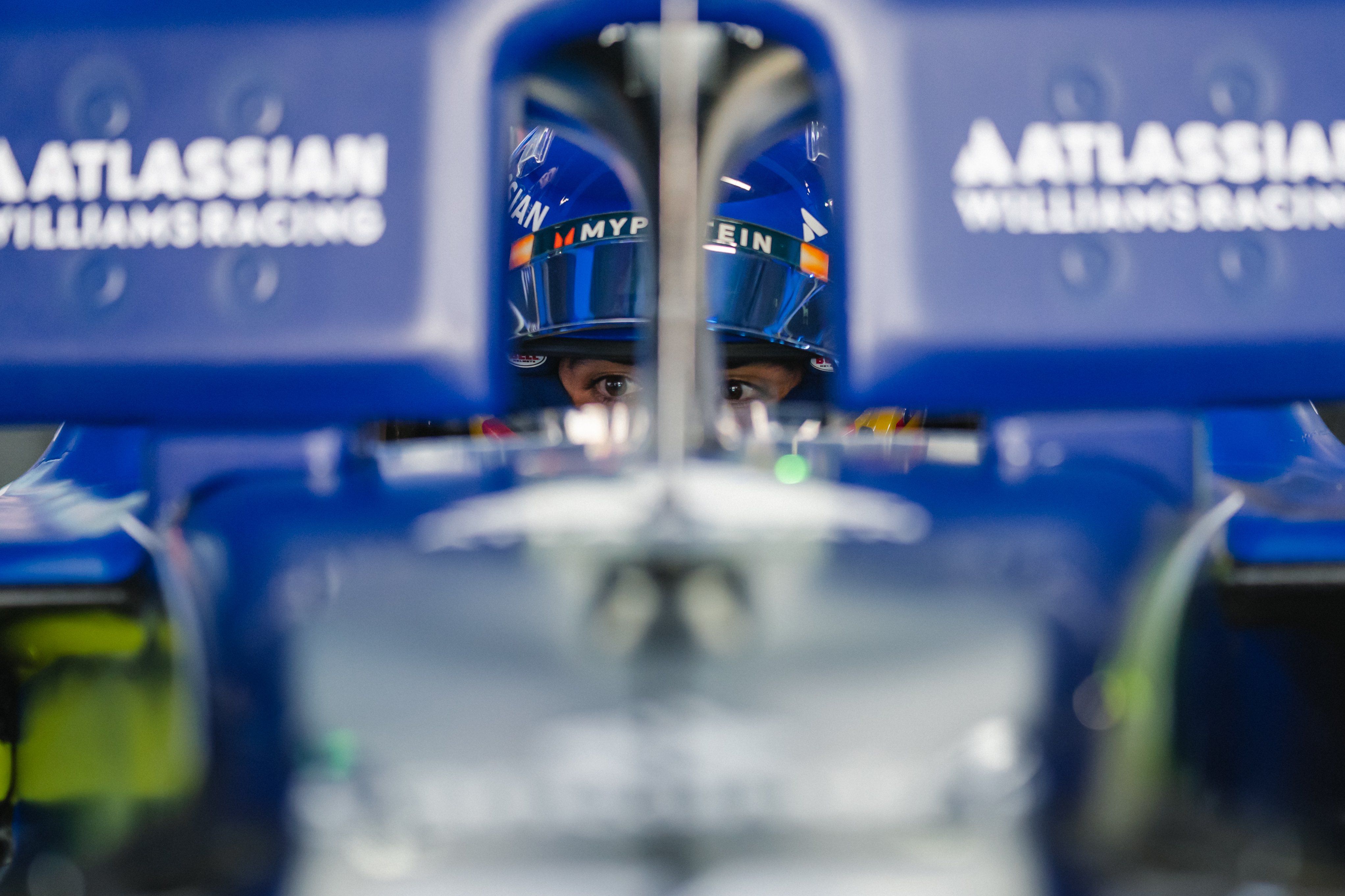 Carlos peeking through.