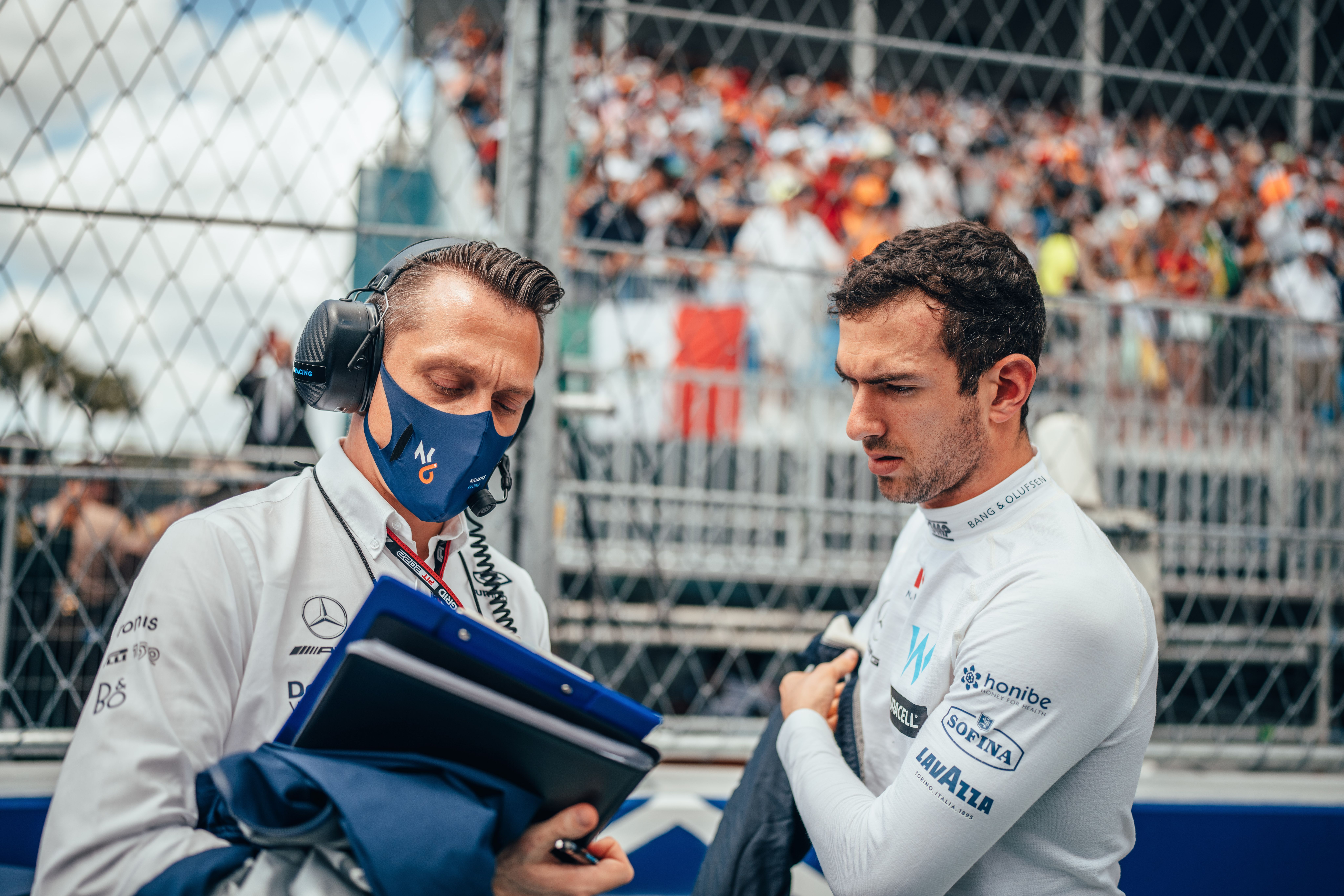 Nicky and Gaetan talk strategy