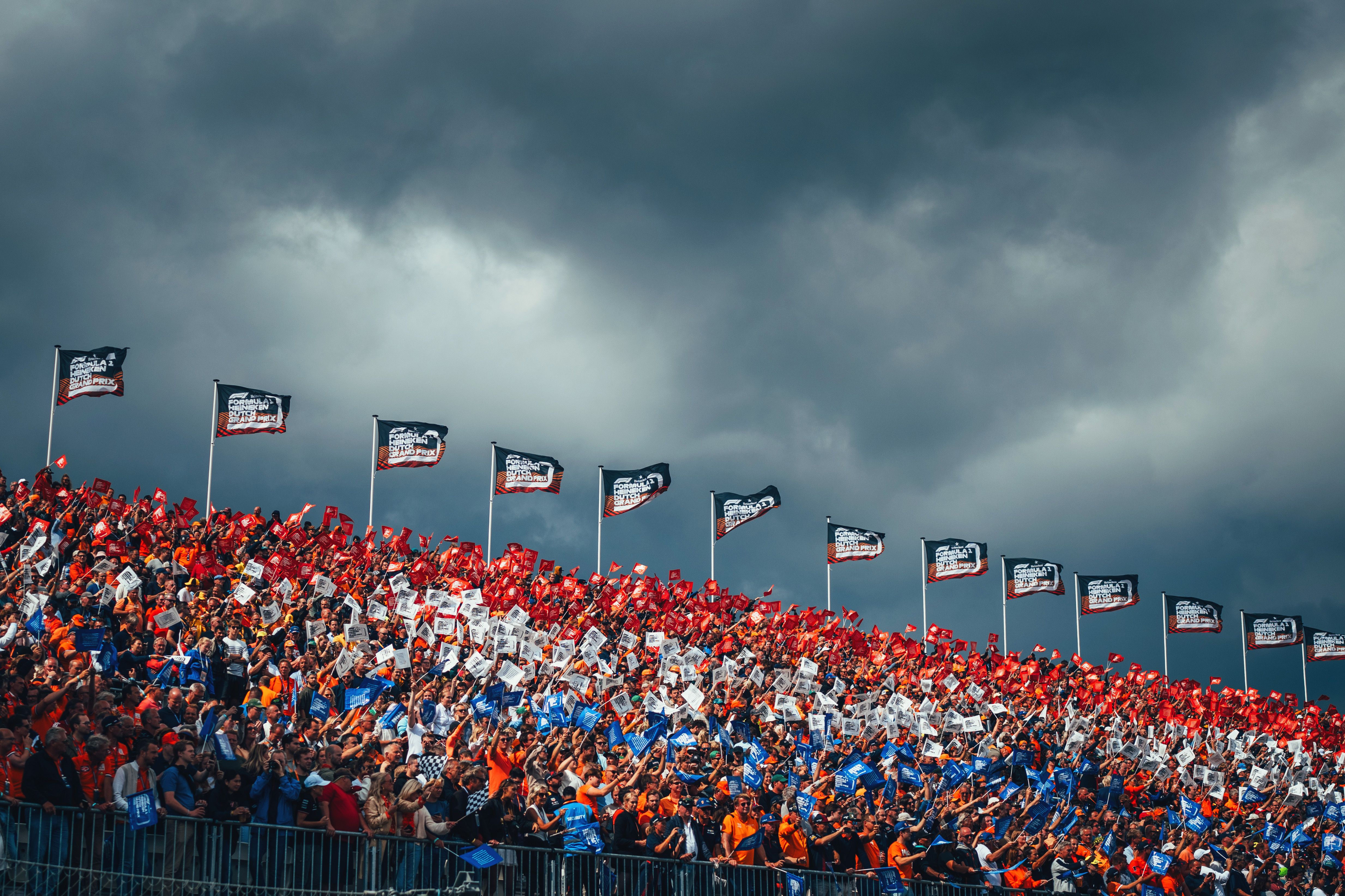 Clouds rolling in as the race gets underway.