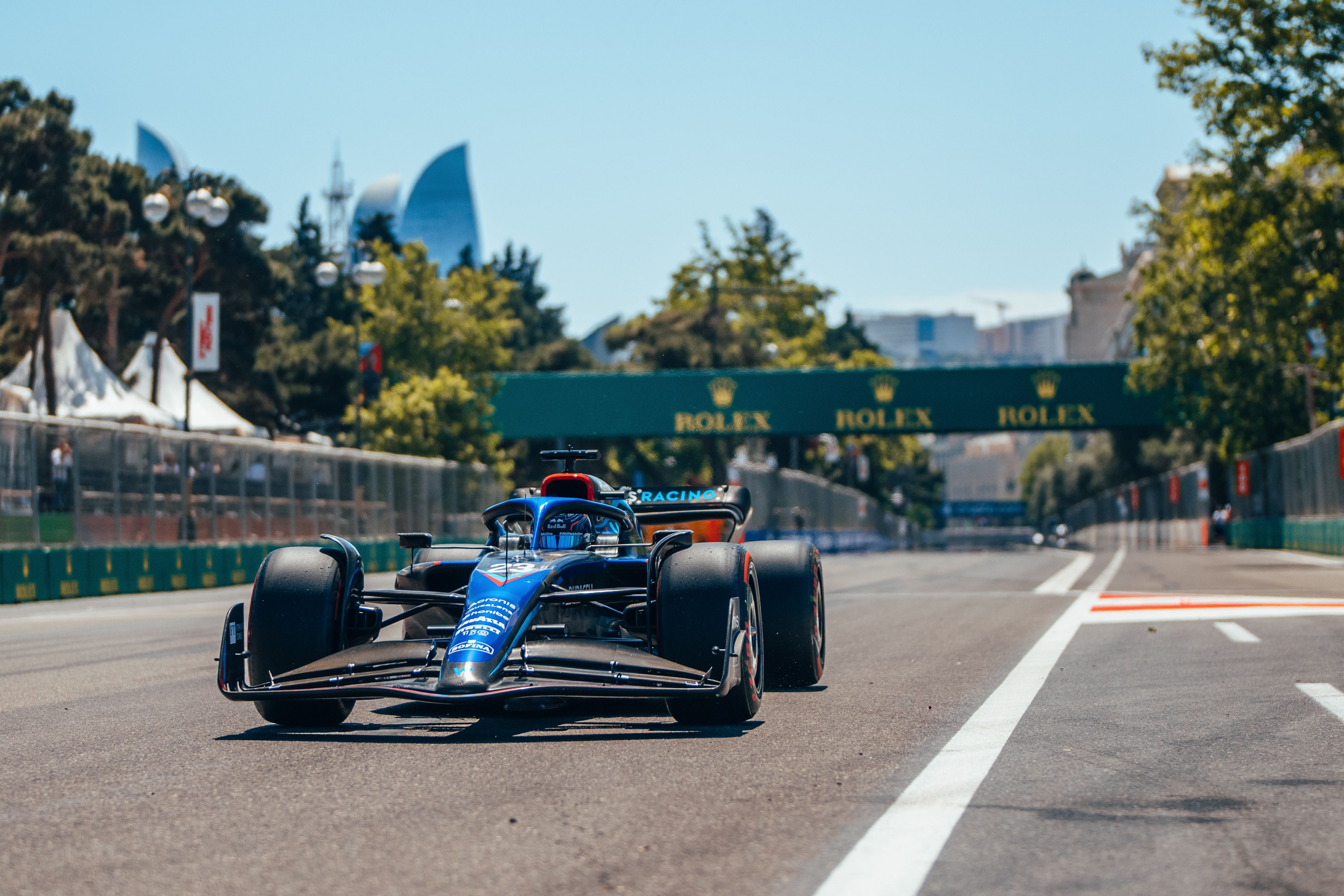 Alex Albon arrives to the grid ahead of his first Azerbaijan GP with the team, 2022.