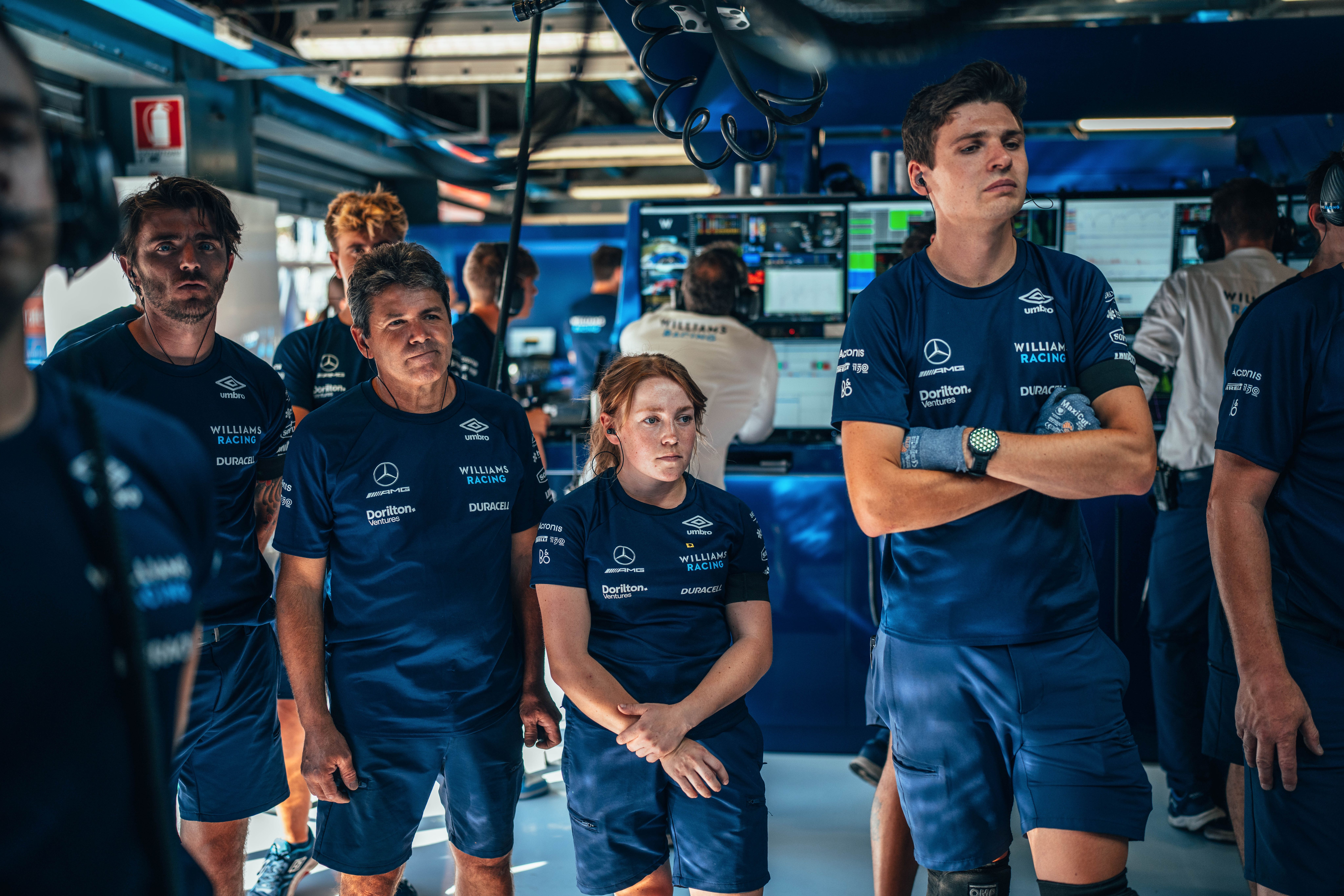The team watch on from the garage as Nicky and Nyck qualify