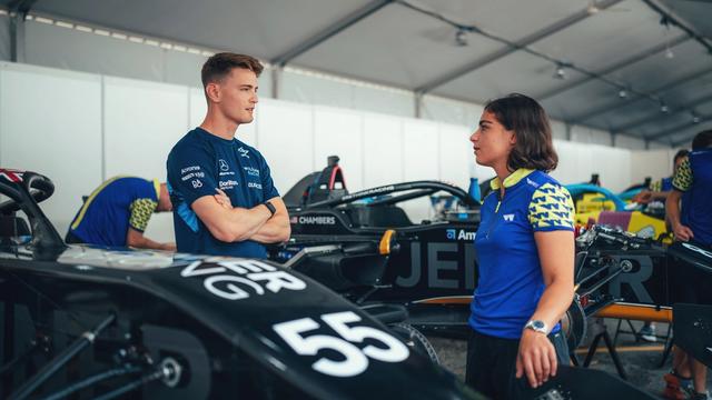 Our Williams Academy drivers Logan Sargeant and Jamie Chadwick exchange tips ahead of Jamie’s first Singapore race.