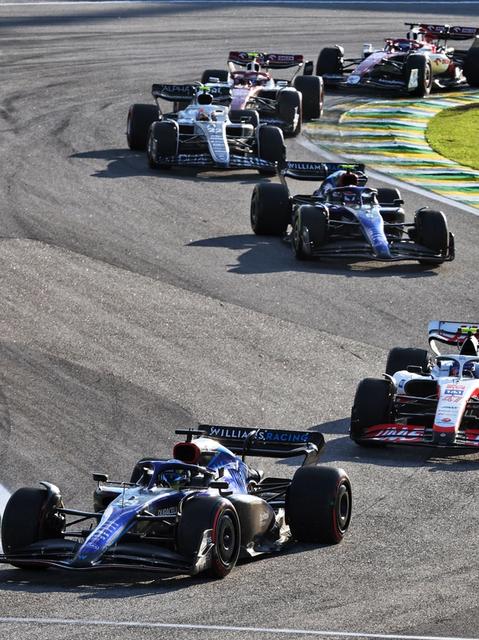 Six cars snake the Senna Esses in São Paulo’s Sprint Saturday. Say that fast 10 times.
