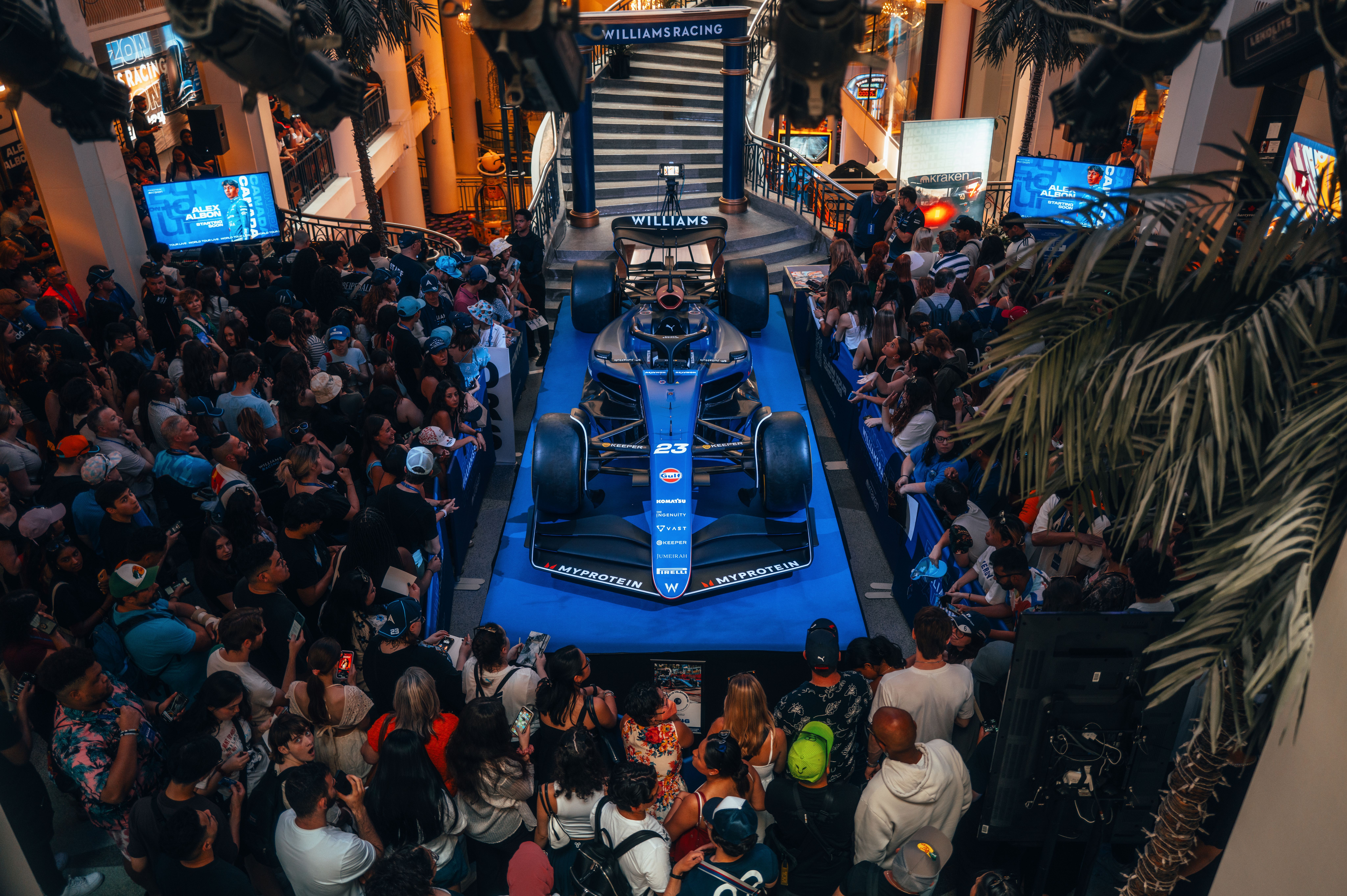 A big turnout at Les Cours Mont-Royal