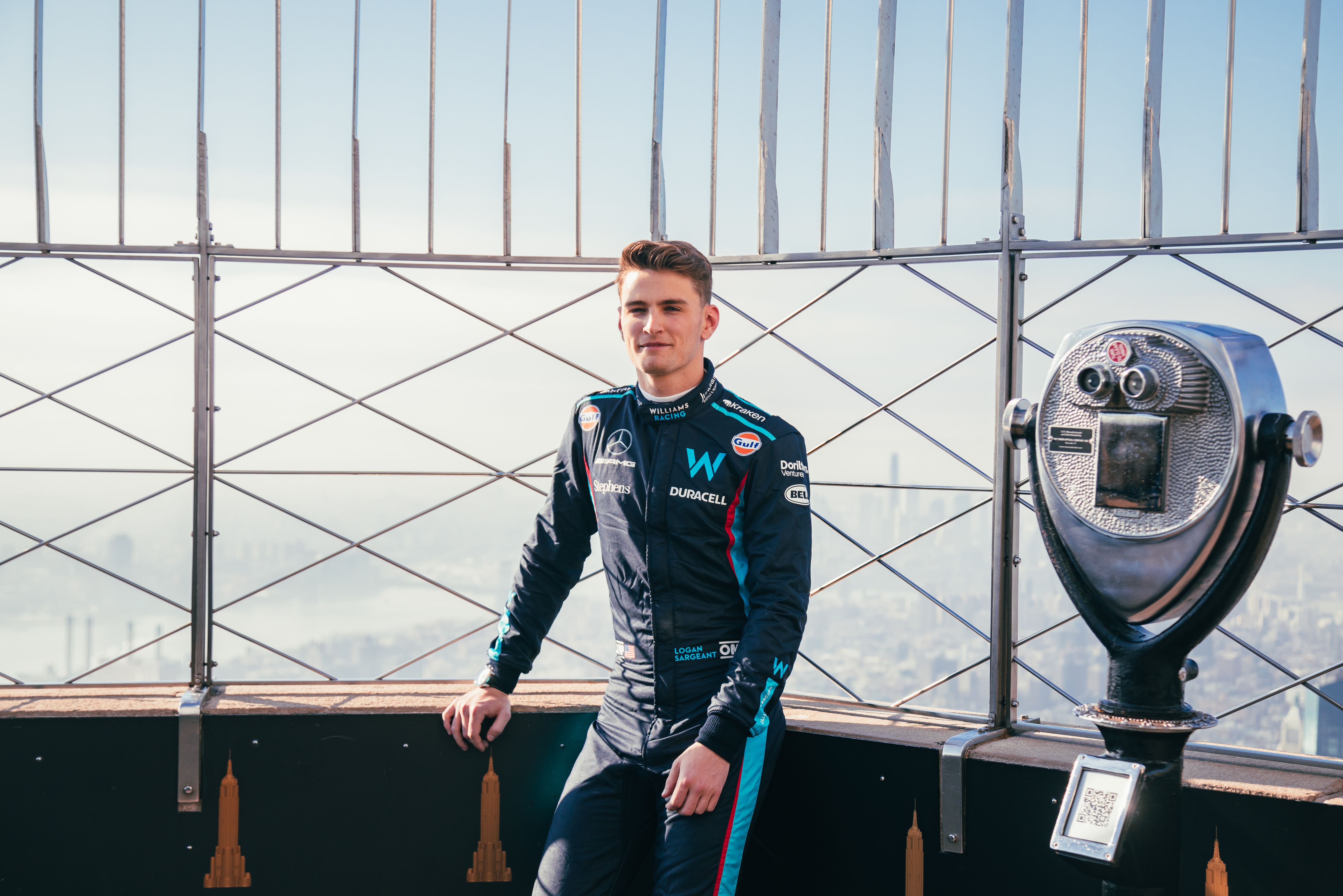 LS2 headed up to the the 102nd-floor observation deck, situated at 381 metres (1,250 feet).