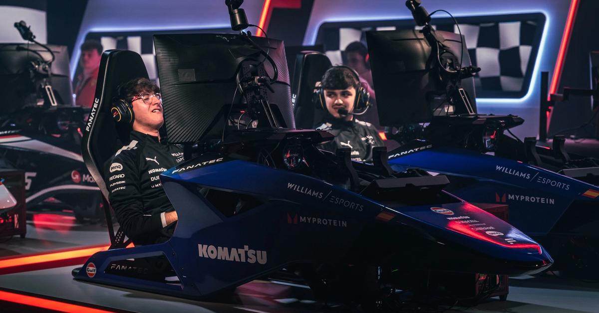 IN PHOTOS: History made in Race 1 of F1 Sim Racing | Atlassian Williams ...