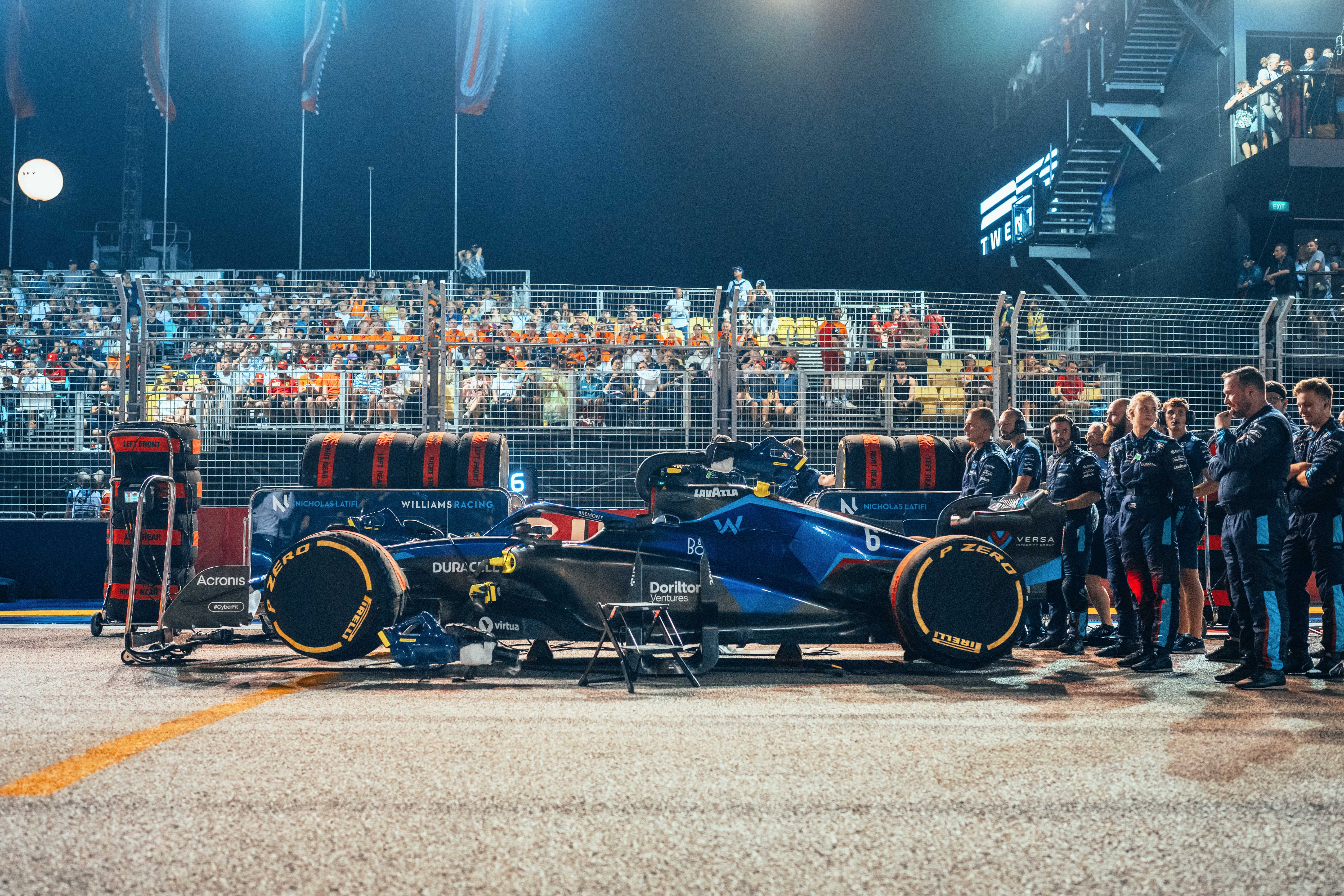 A delayed start, but we got racing for the Singapore GP eventually.