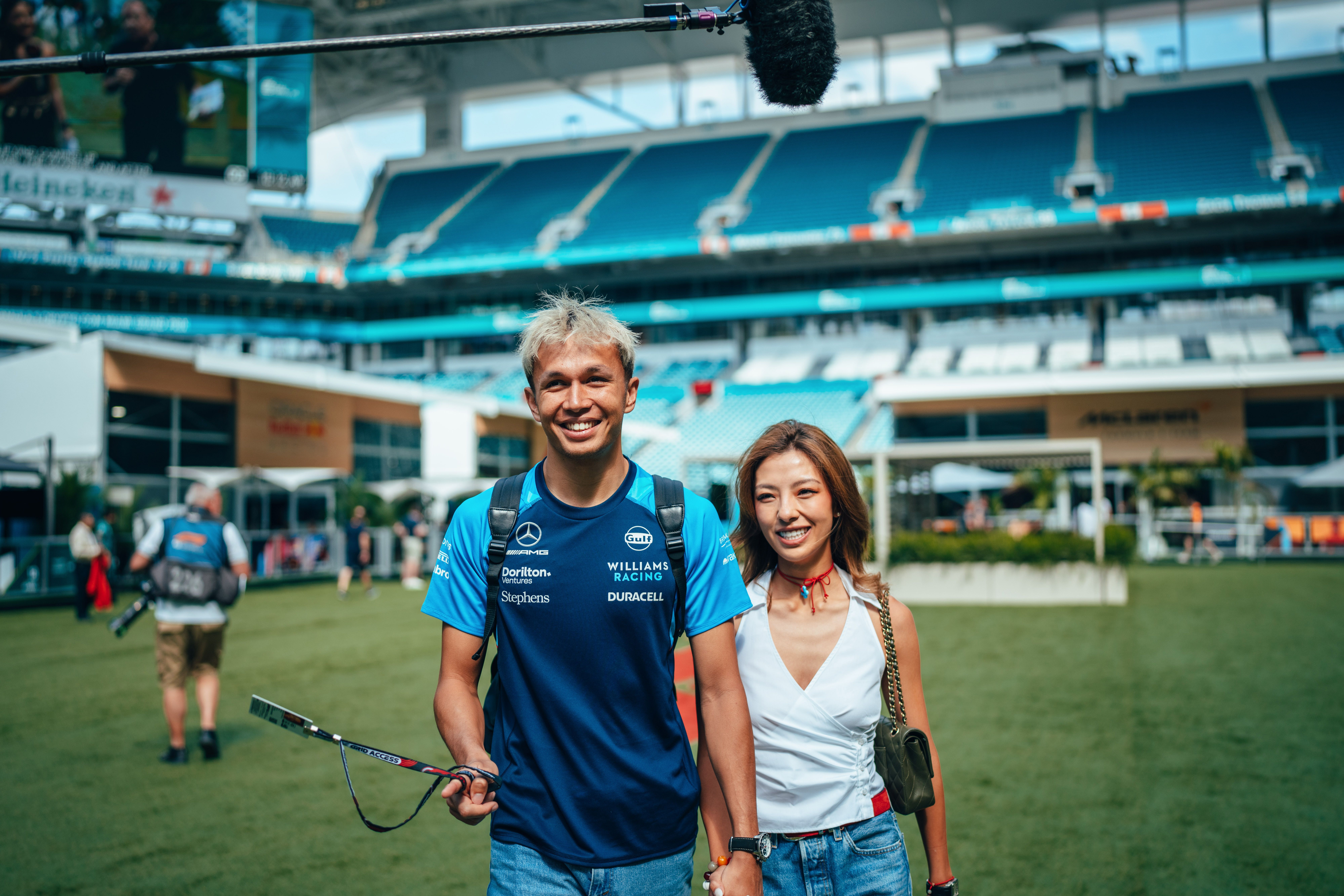 Alex and Lily check in on Quali day.