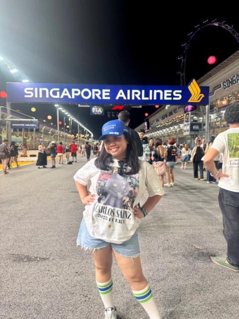 Lois Martine, Singapore GP - "Carlos finishing P10 from P18"