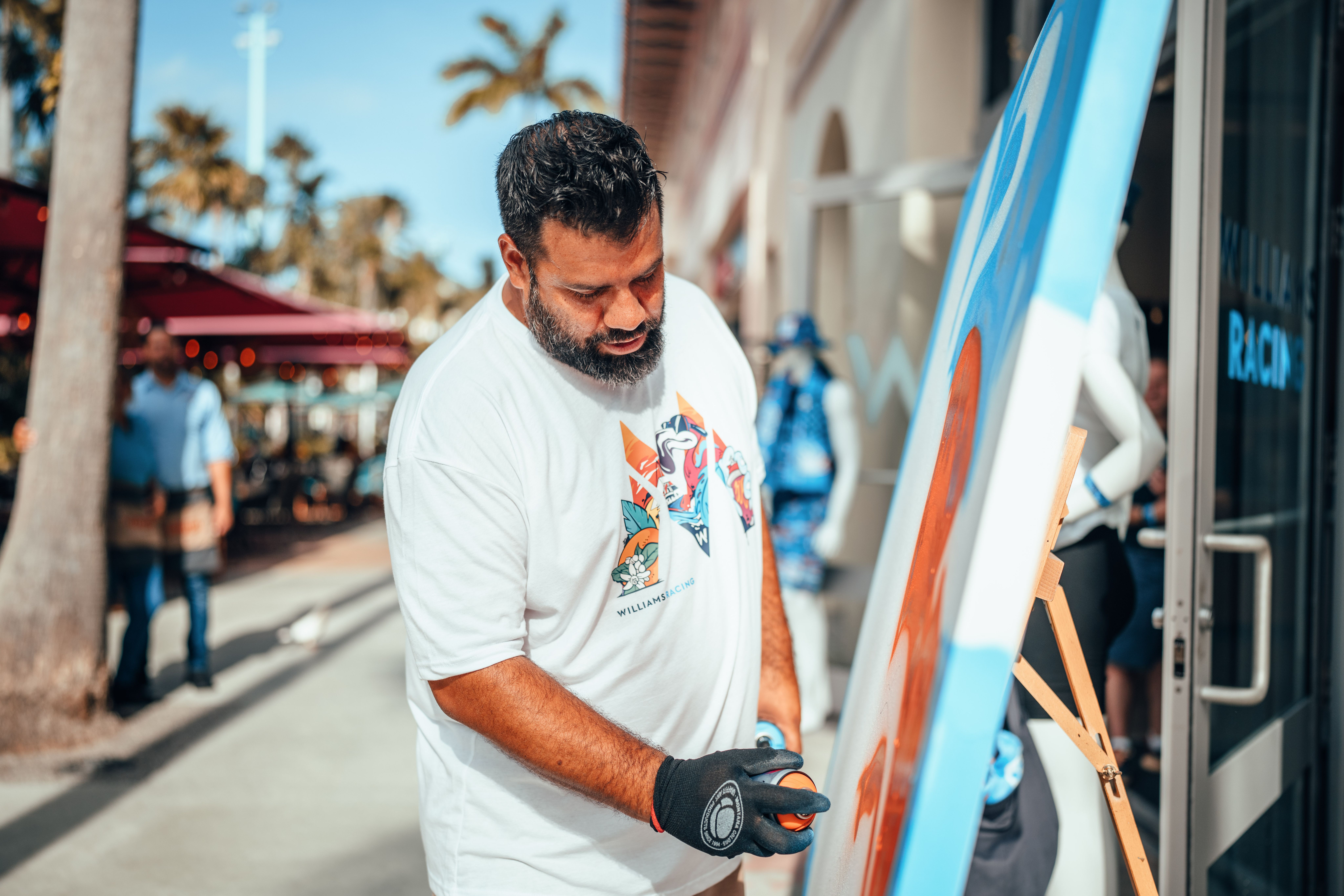 And the man himself popped by Lincoln Road on Monday for some live art