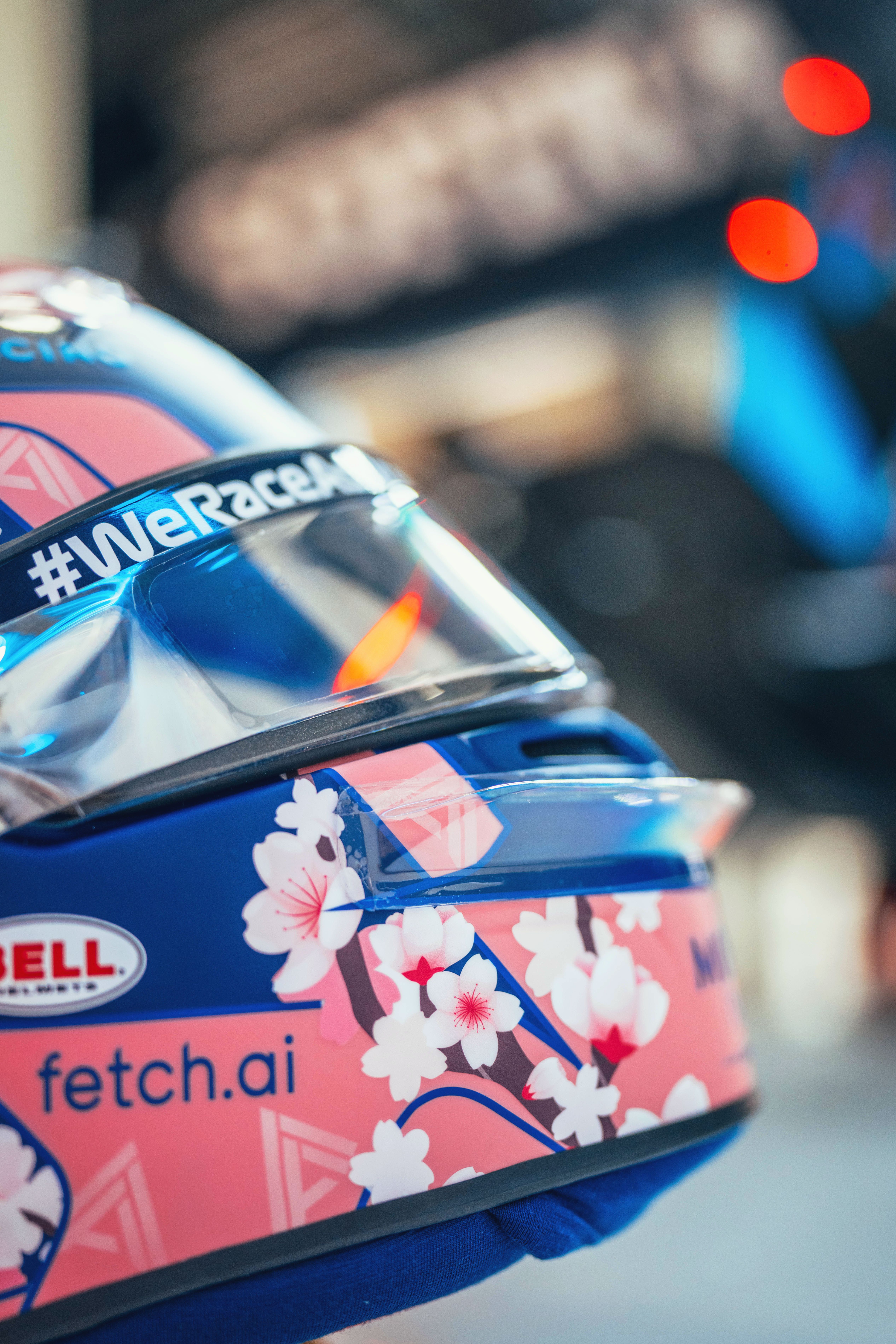ASTRO ムンビン　Blue flame レア In Photos: Alex Albon's Sakura-inspired helmet for Suzuka