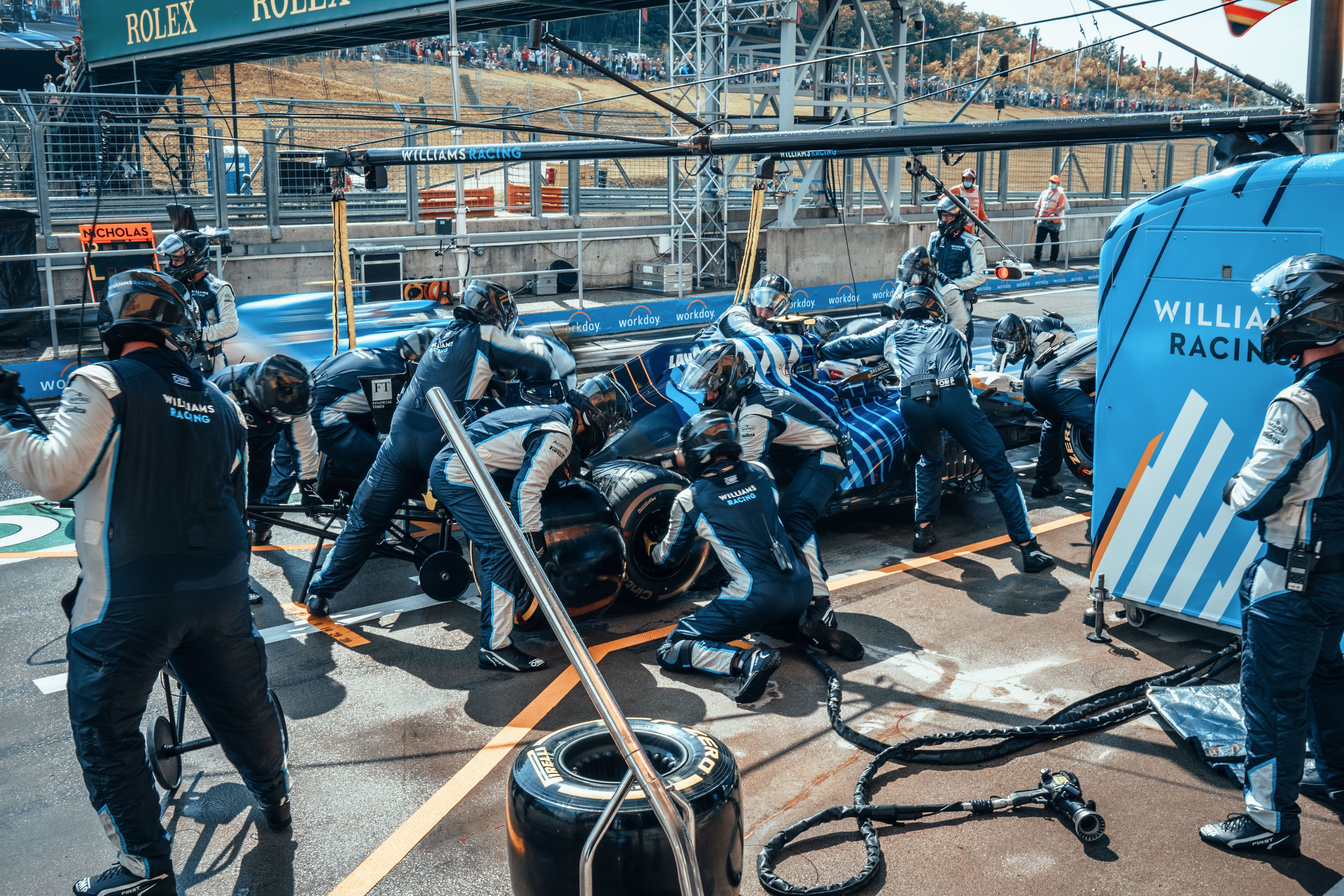 Everyone except Lewis Hamilton came in to fit slick tyres.