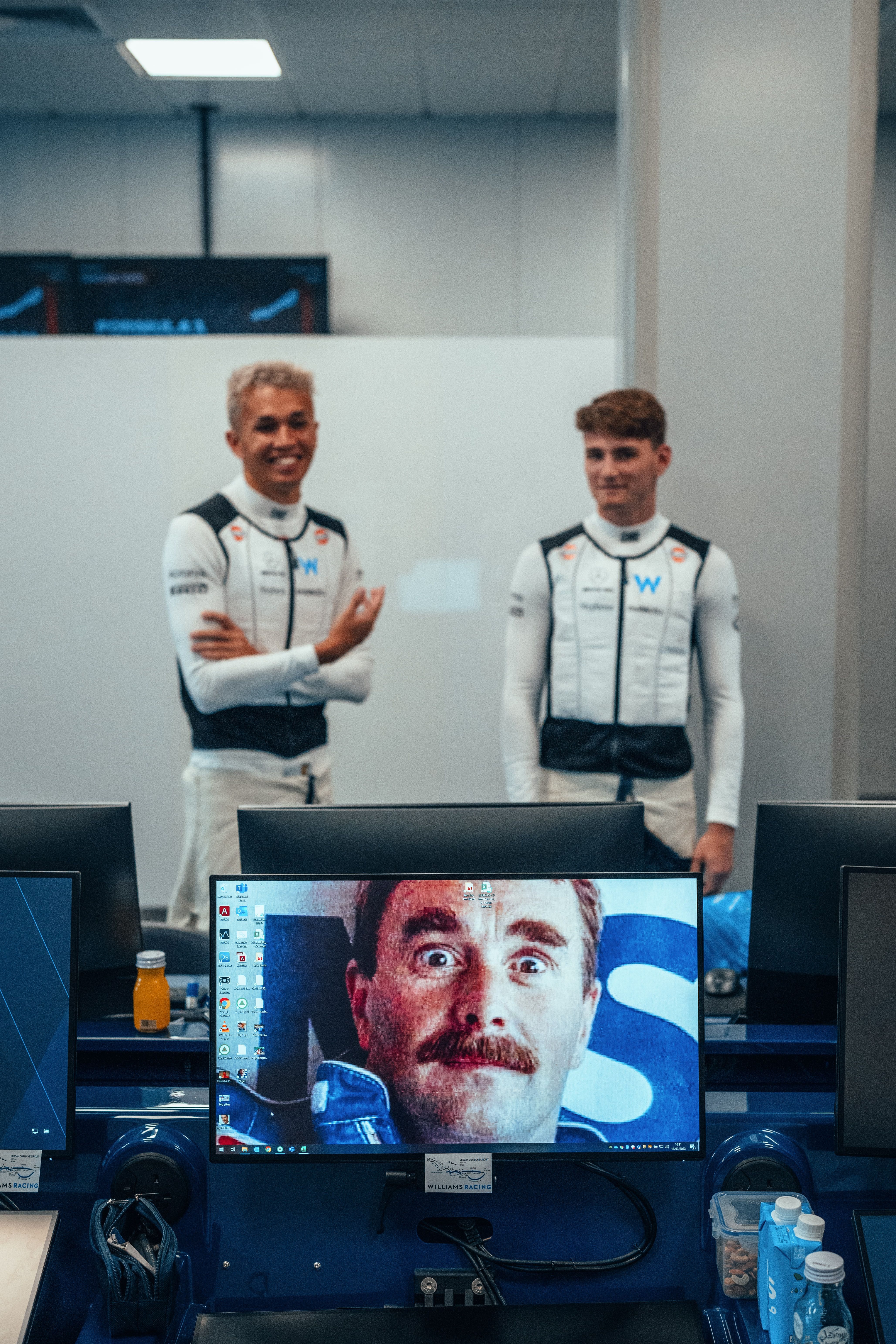 An exquisite taste in desktop wallpapers.